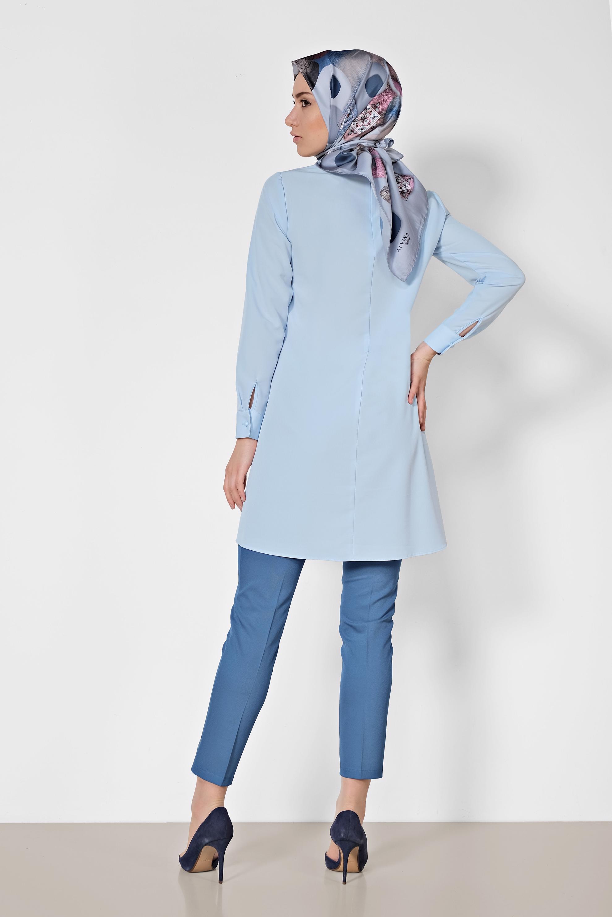 Tesettür giyim MAVİ YAKASI BROŞLU KLASİK TUNİK 4221