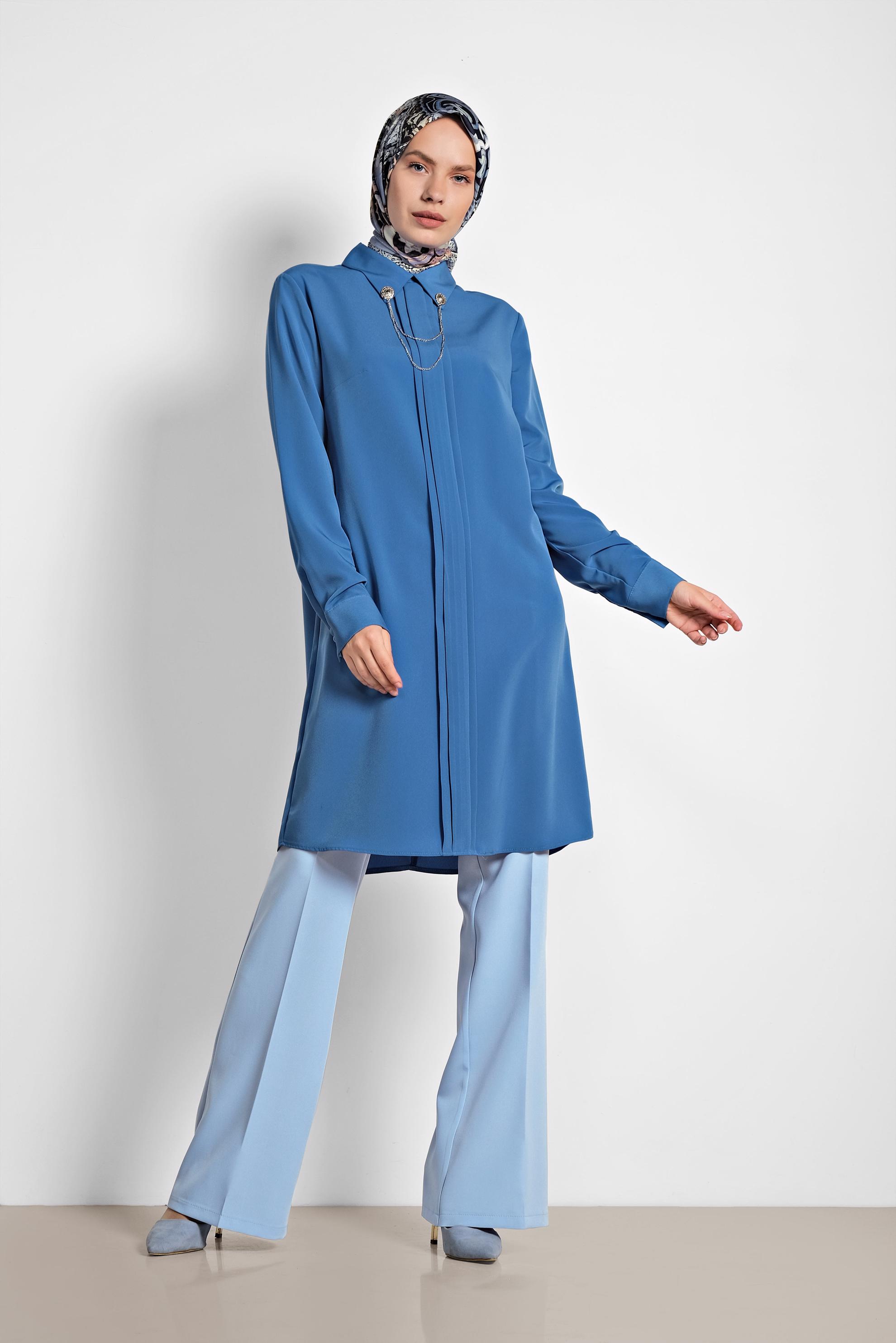 Tesettür giyim MAVİ YAKASI BROŞLU KLASİK TUNİK 4221