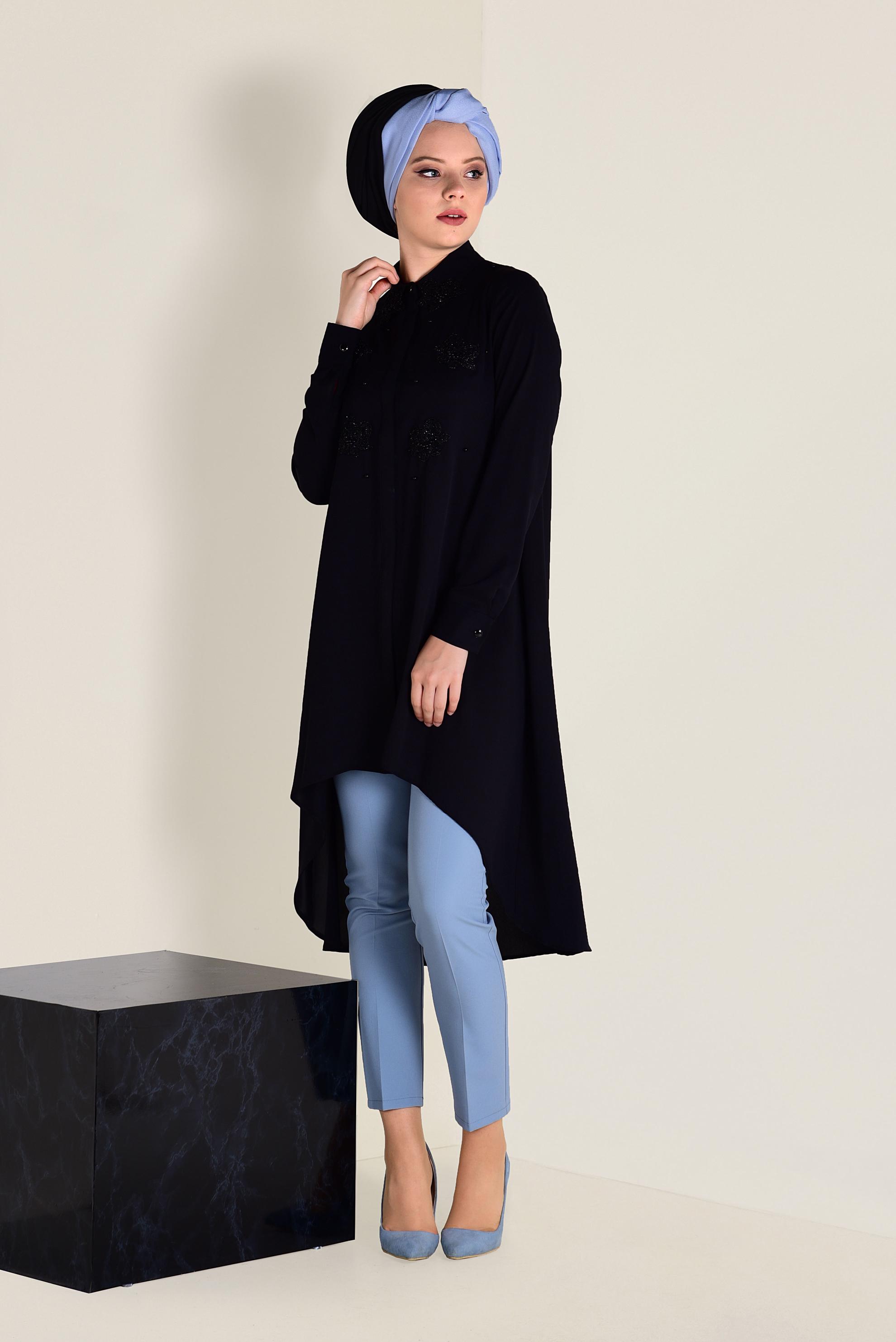 Tesettür giyim SİYAH GÜPÜR VE BONCUK İŞLEMELİ GENİŞ KESİM TUNİK 4237