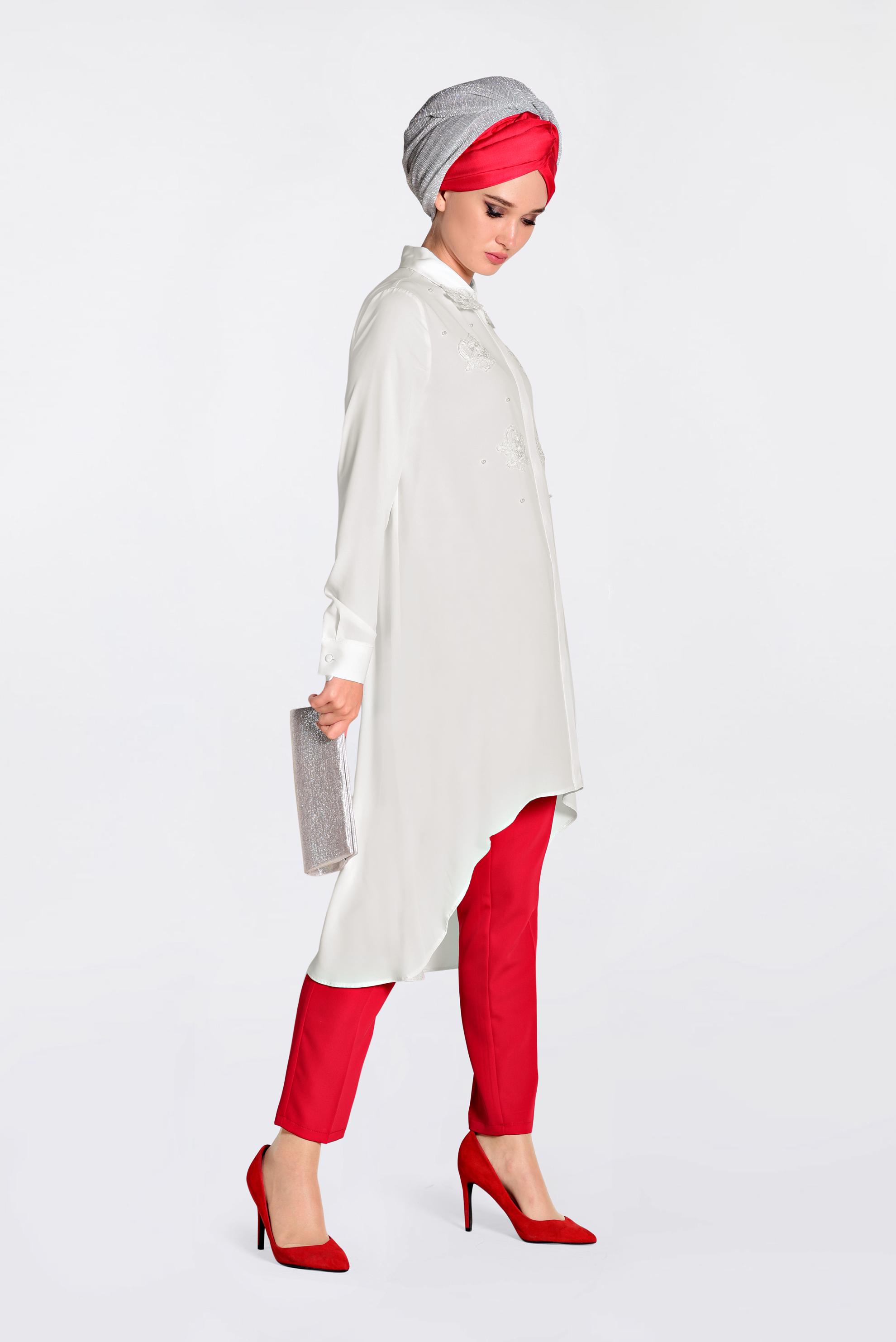 Tesettür giyim BEYAZ GÜPÜR VE BONCUK İŞLEMELİ GENİŞ KESİM TUNİK 4237