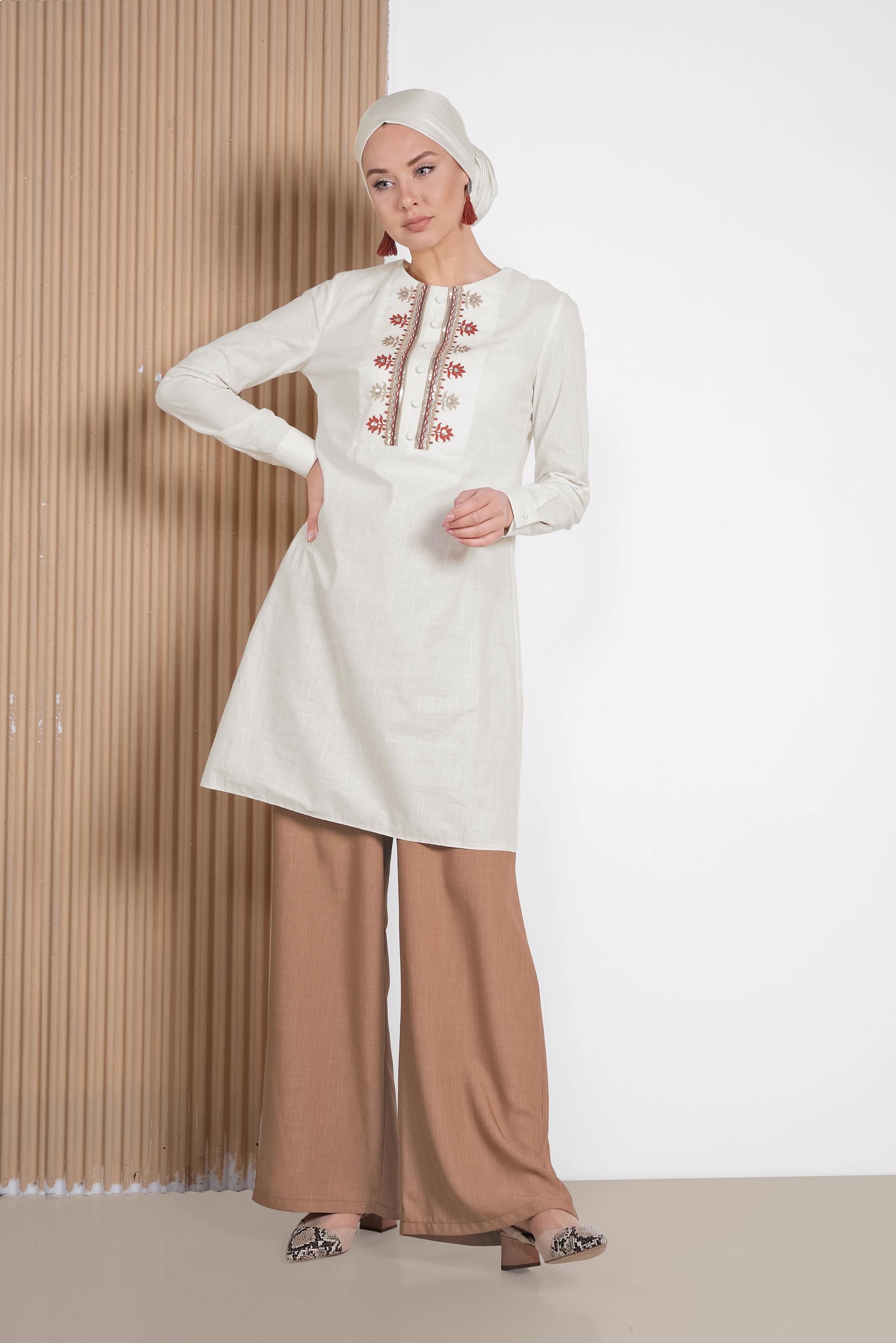 Tesettür giyim BEYAZ PUL İŞLEMELİ NAKIŞLI TUNİK 4242