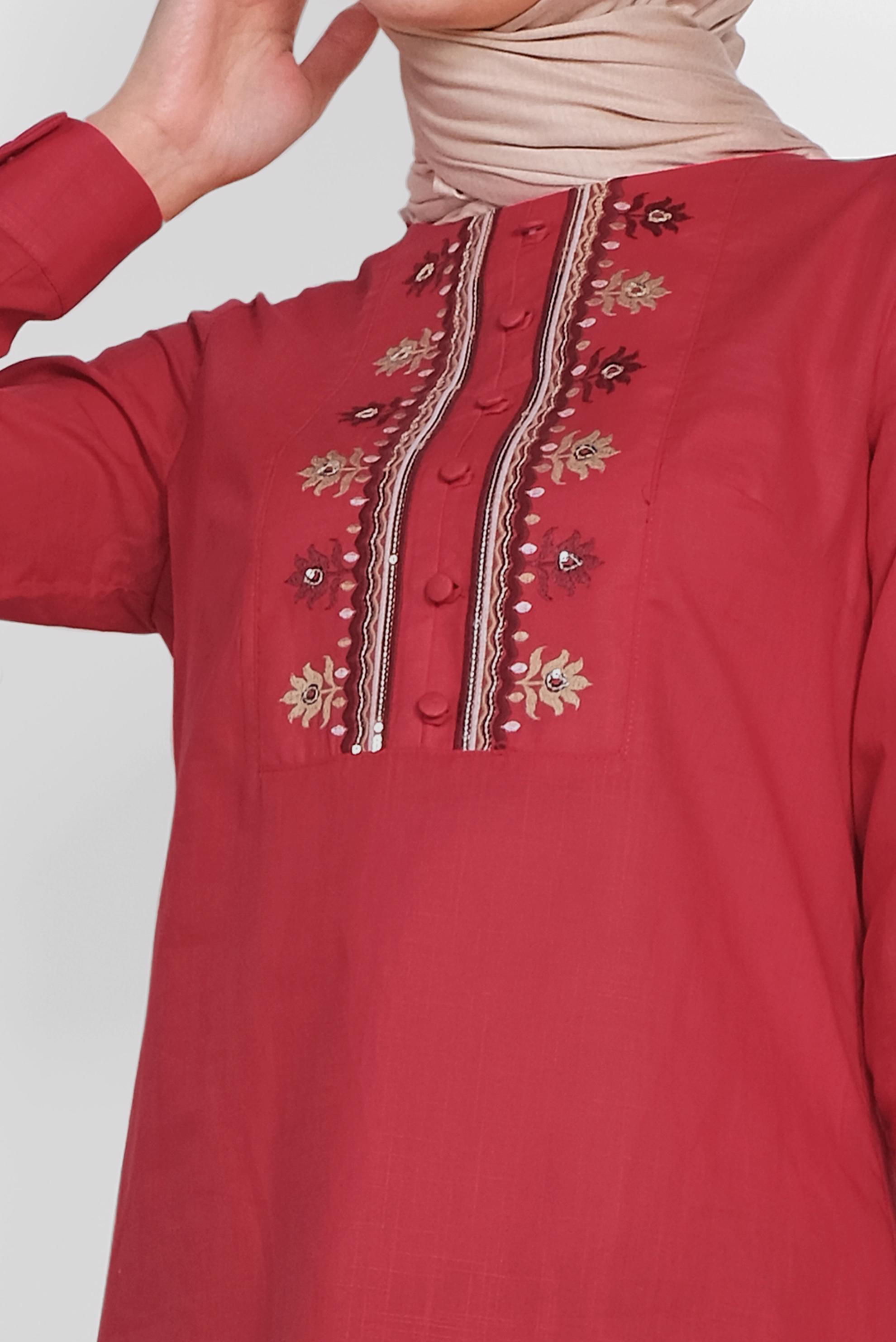 Tesettür giyim KIRMIZI PUL İŞLEMELİ NAKIŞLI TUNİK 4242