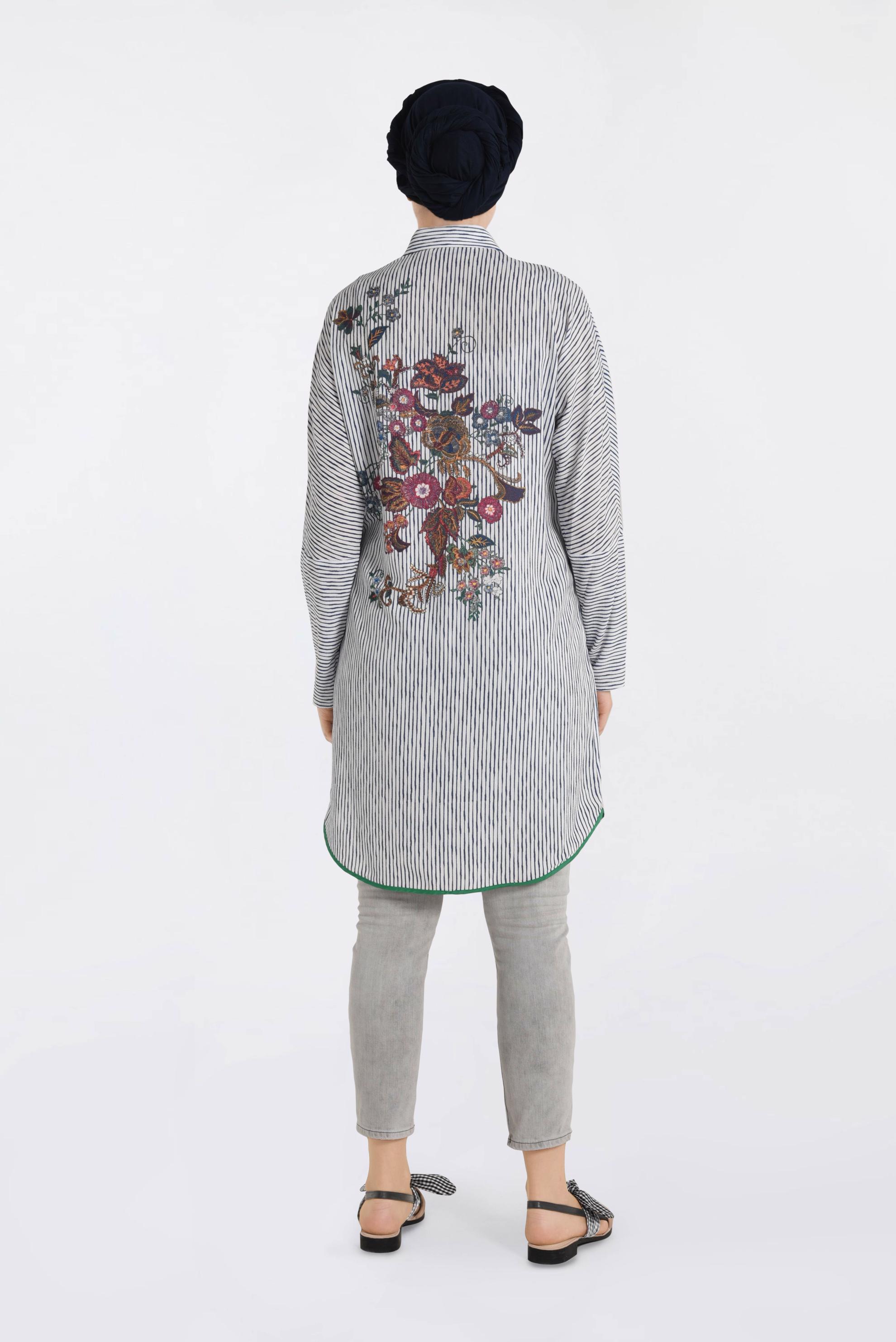 Tesettür giyim LACİVERT ARKASI NAKIŞLI ÇİZGİLİ TUNİK 4271