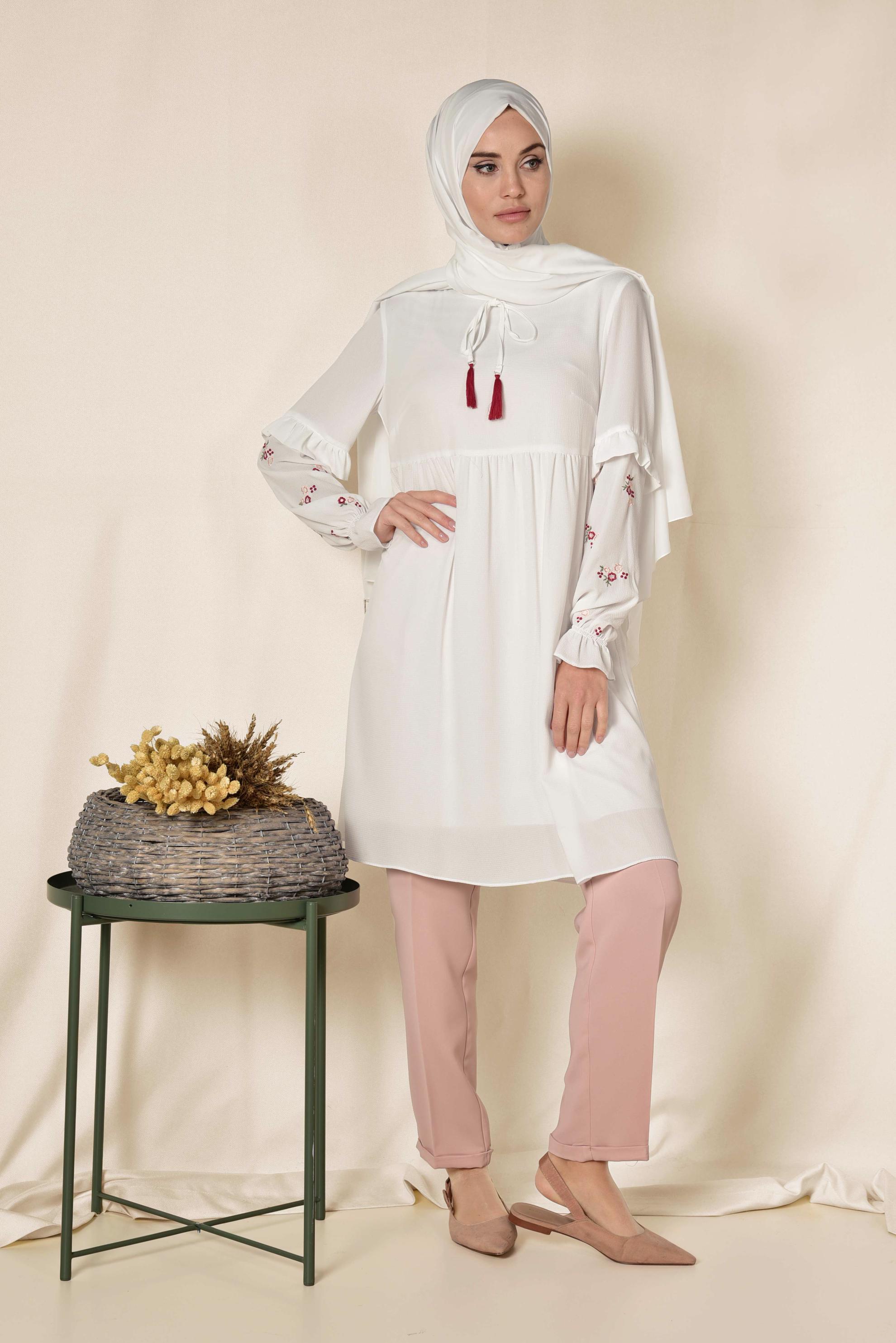 Tesettür giyim BEYAZ NAKIŞ DETAYLI TUNİK 4274