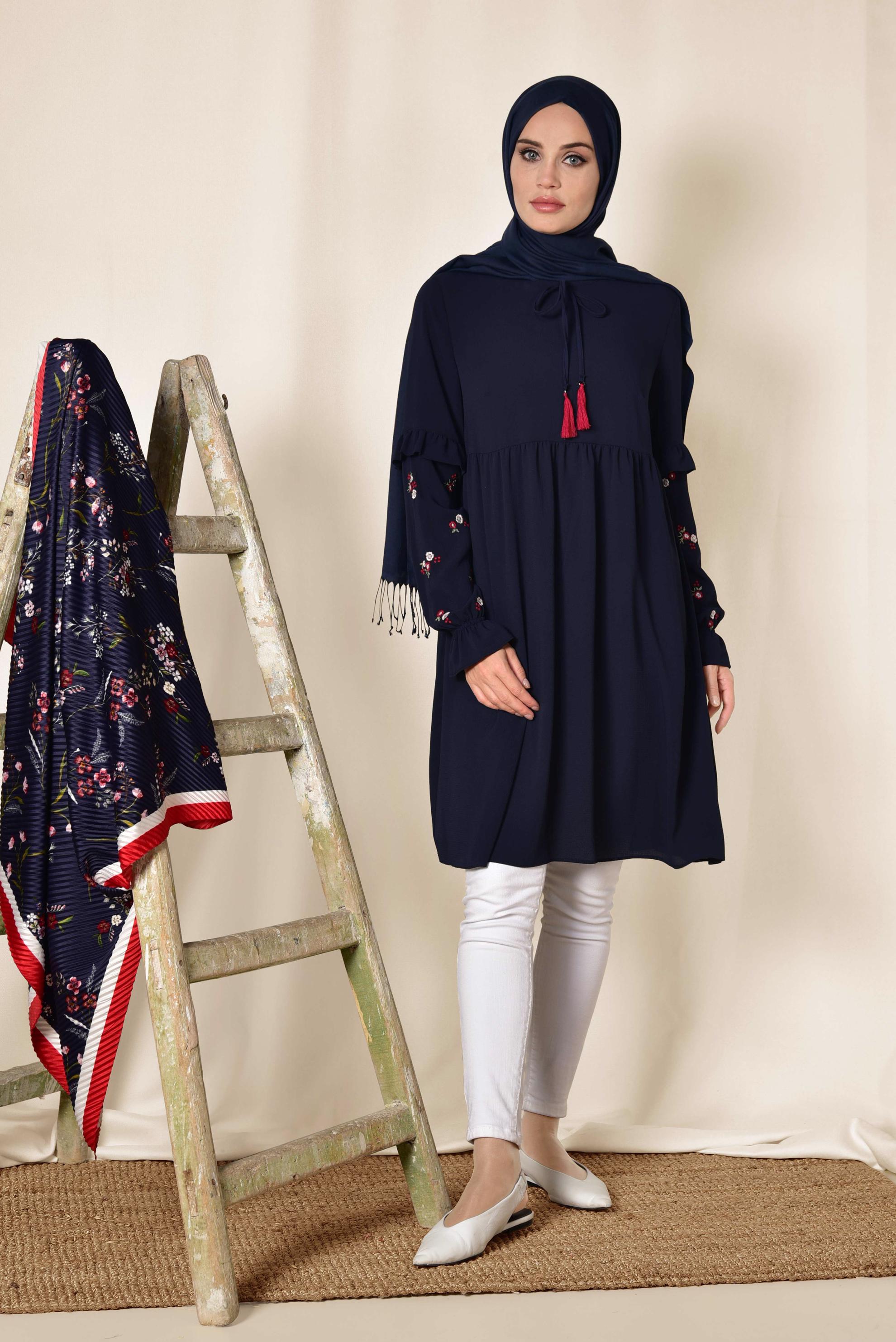 Tesettür giyim LACİVERT NAKIŞ DETAYLI TUNİK 4274