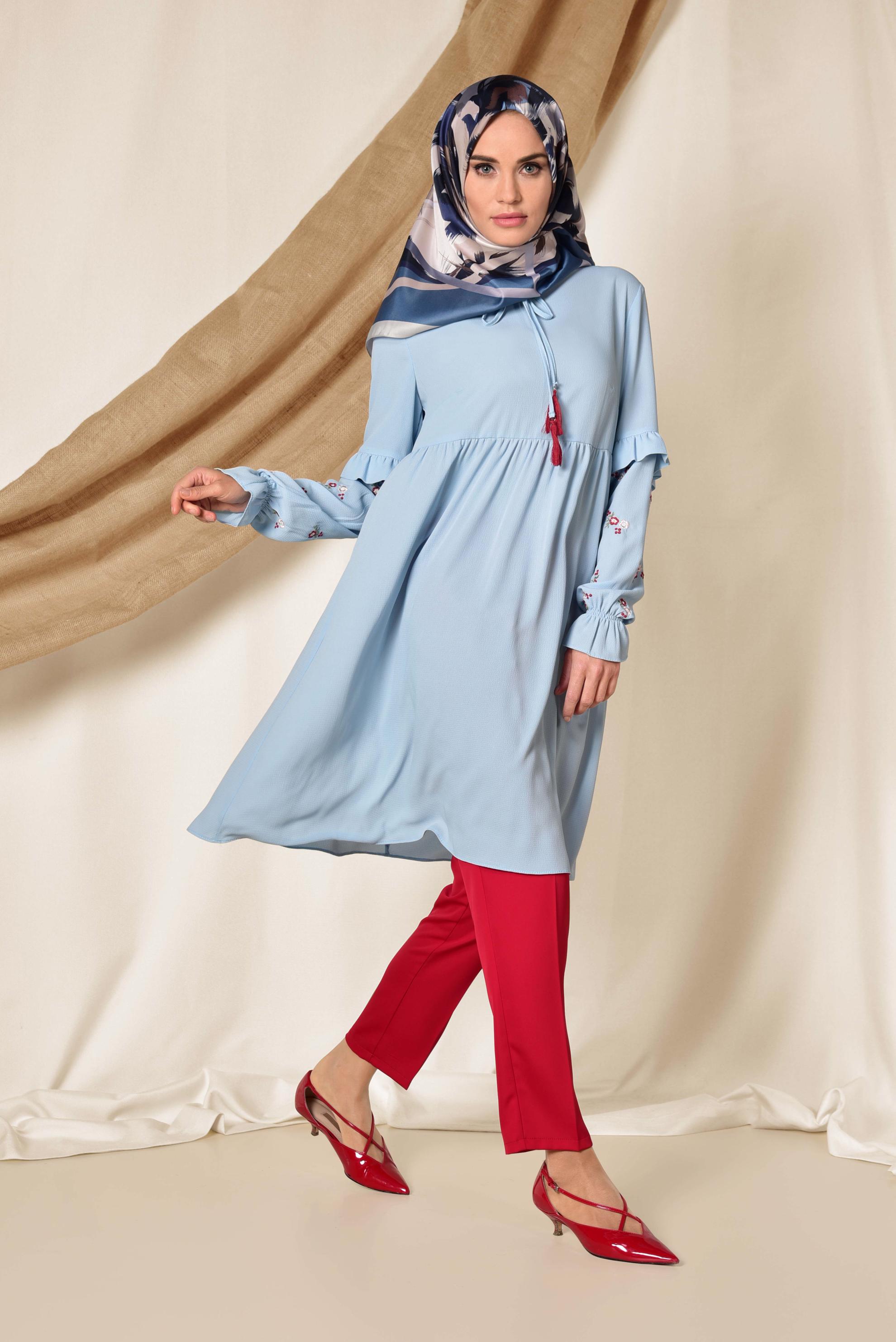 Tesettür giyim MAVİ NAKIŞ DETAYLI TUNİK 4274