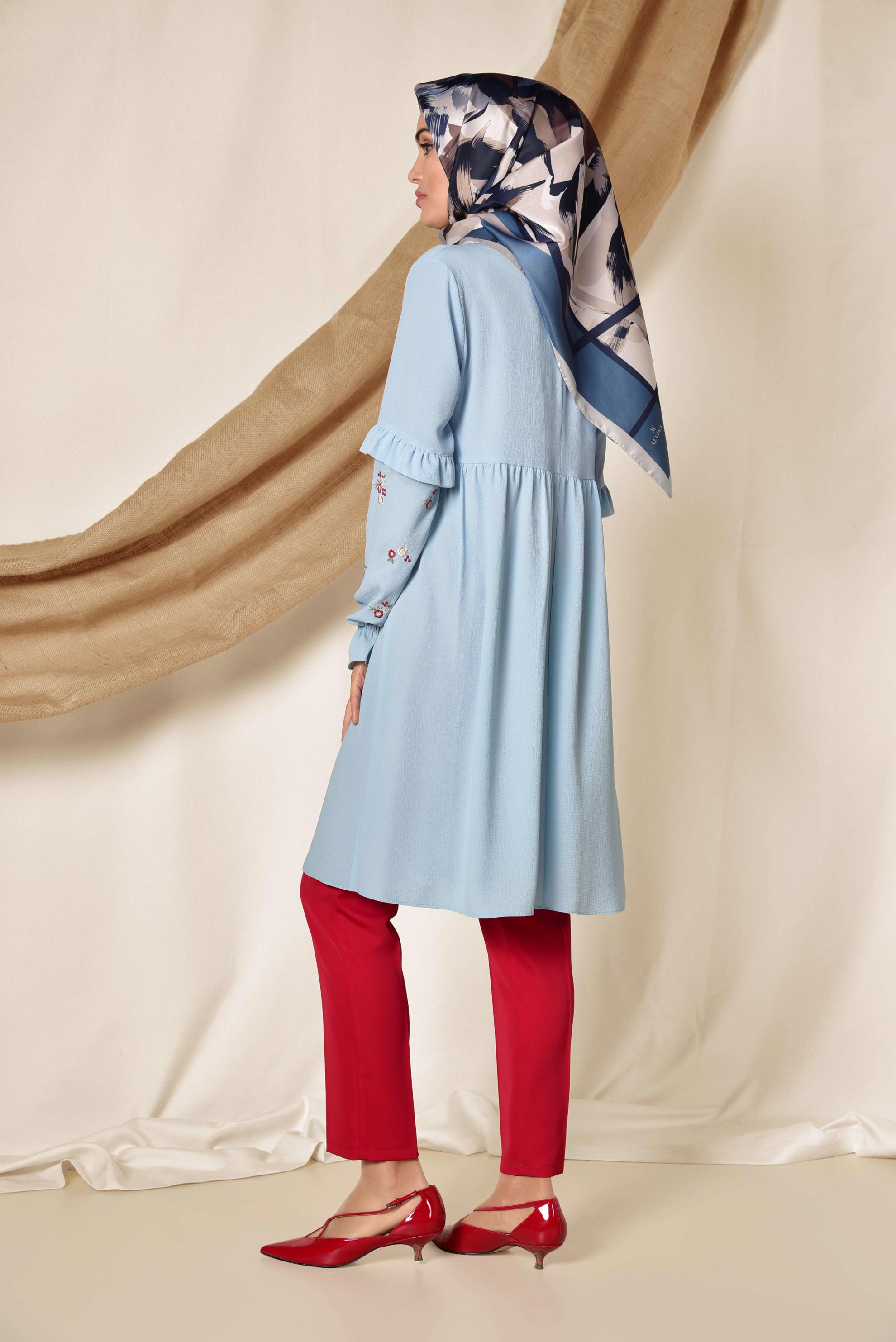 Tesettür giyim MAVİ NAKIŞ DETAYLI TUNİK 4274