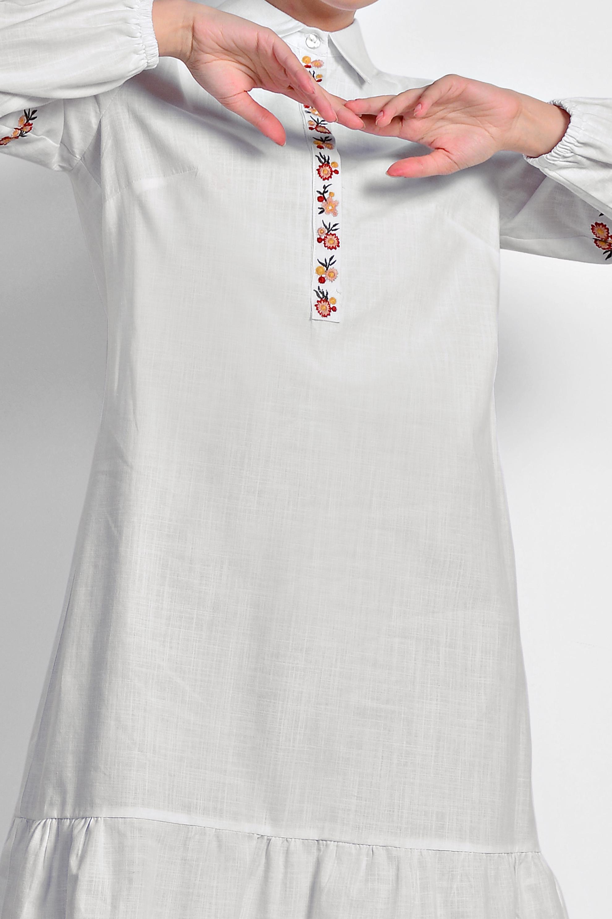 Tesettür giyim BEYAZ NAKIŞ İŞLEMELİ KETEN TUNİK 4289