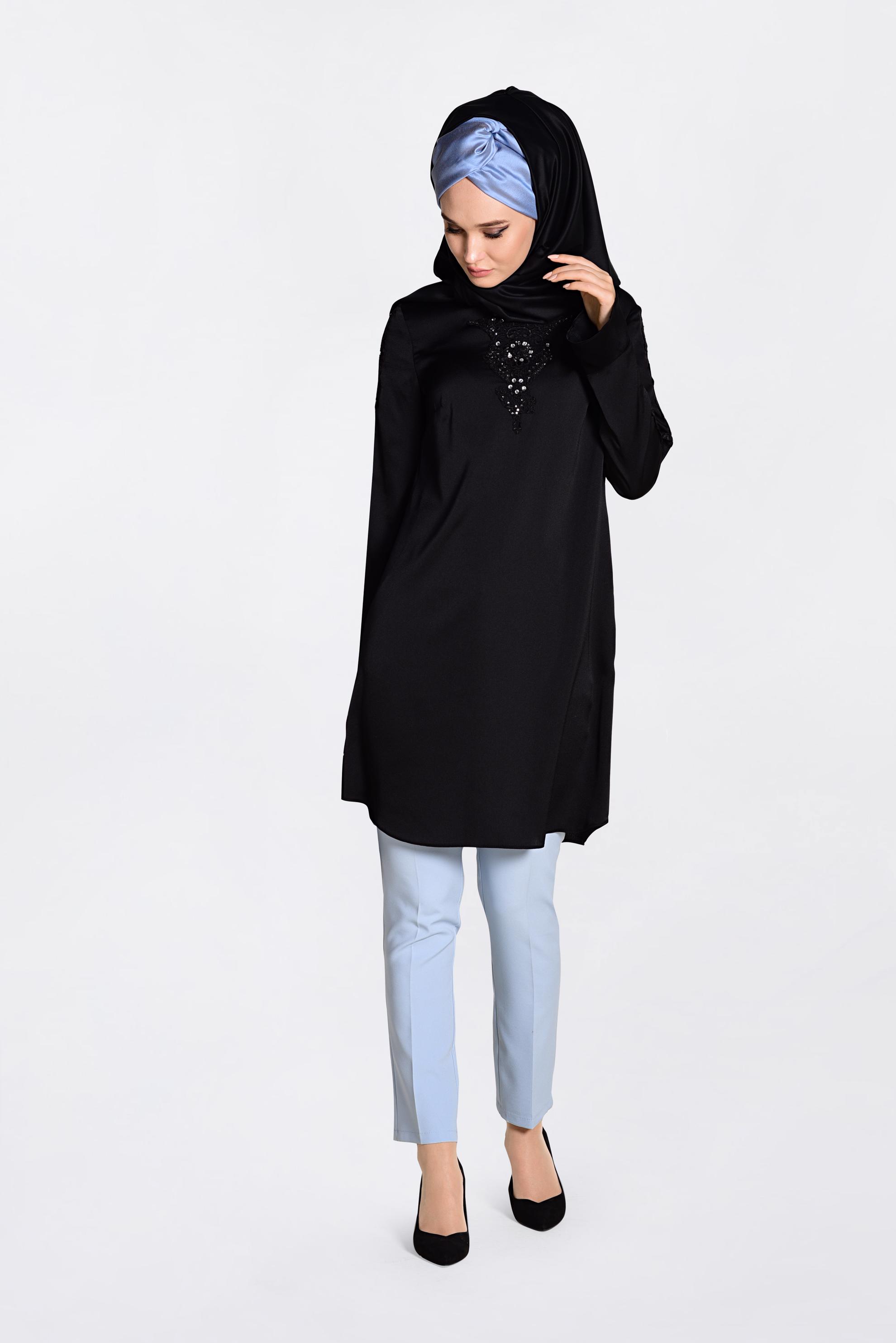 Tesettür giyim SİYAH GÜPÜR VE TAŞLI TUNİK 4301