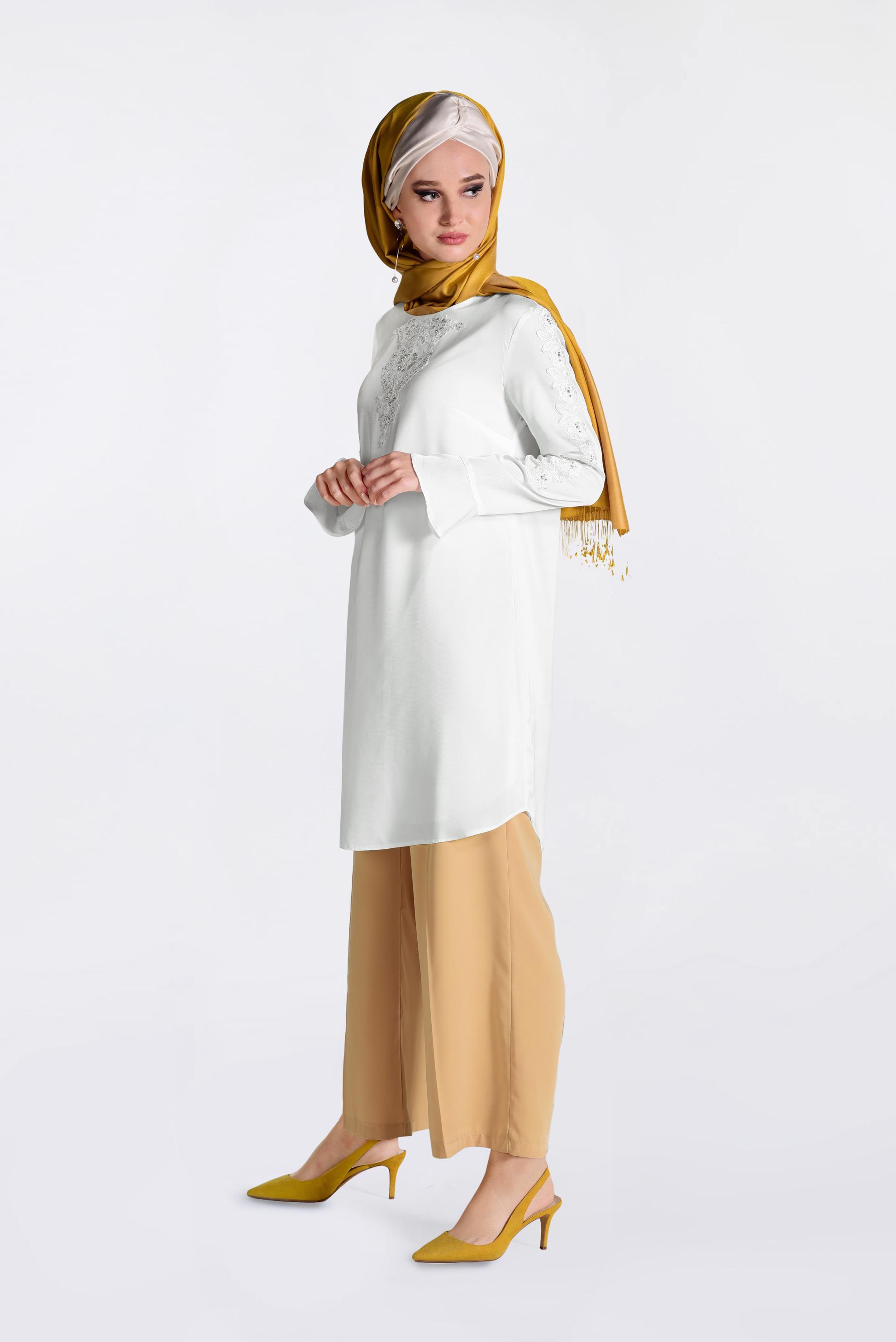 Tesettür giyim BEYAZ GÜPÜR VE TAŞLI TUNİK 4301