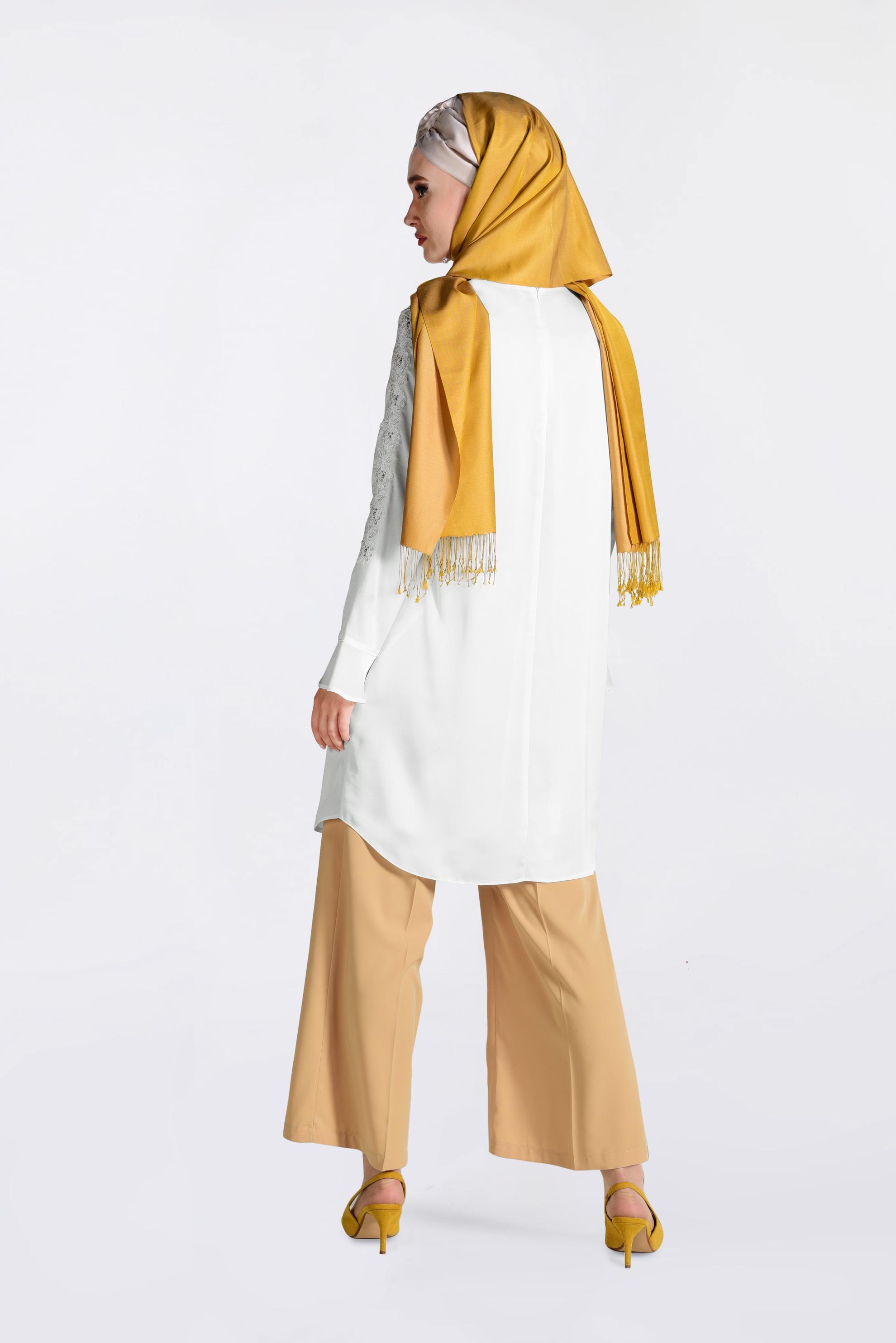 Tesettür giyim BEYAZ GÜPÜR VE TAŞLI TUNİK 4301