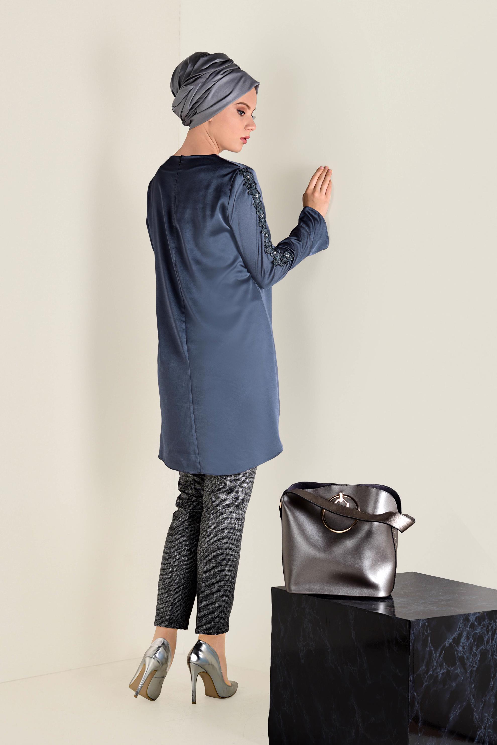 Tesettür giyim GRİ GÜPÜR VE TAŞLI TUNİK 4301