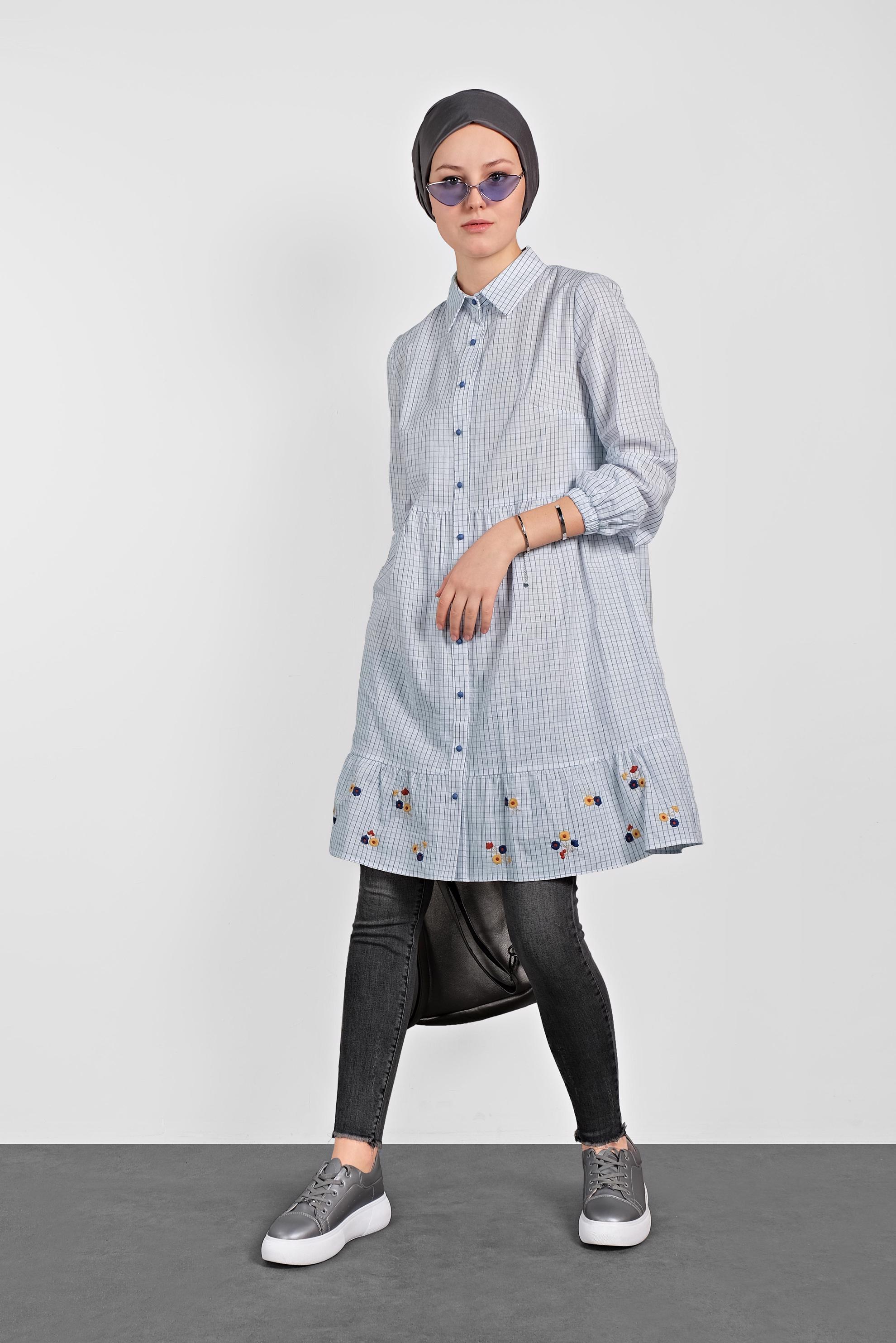 Tesettür giyim BEYAZ ÇİÇEK NAKIŞLI ÇİZGİLİ TUNİK 4307