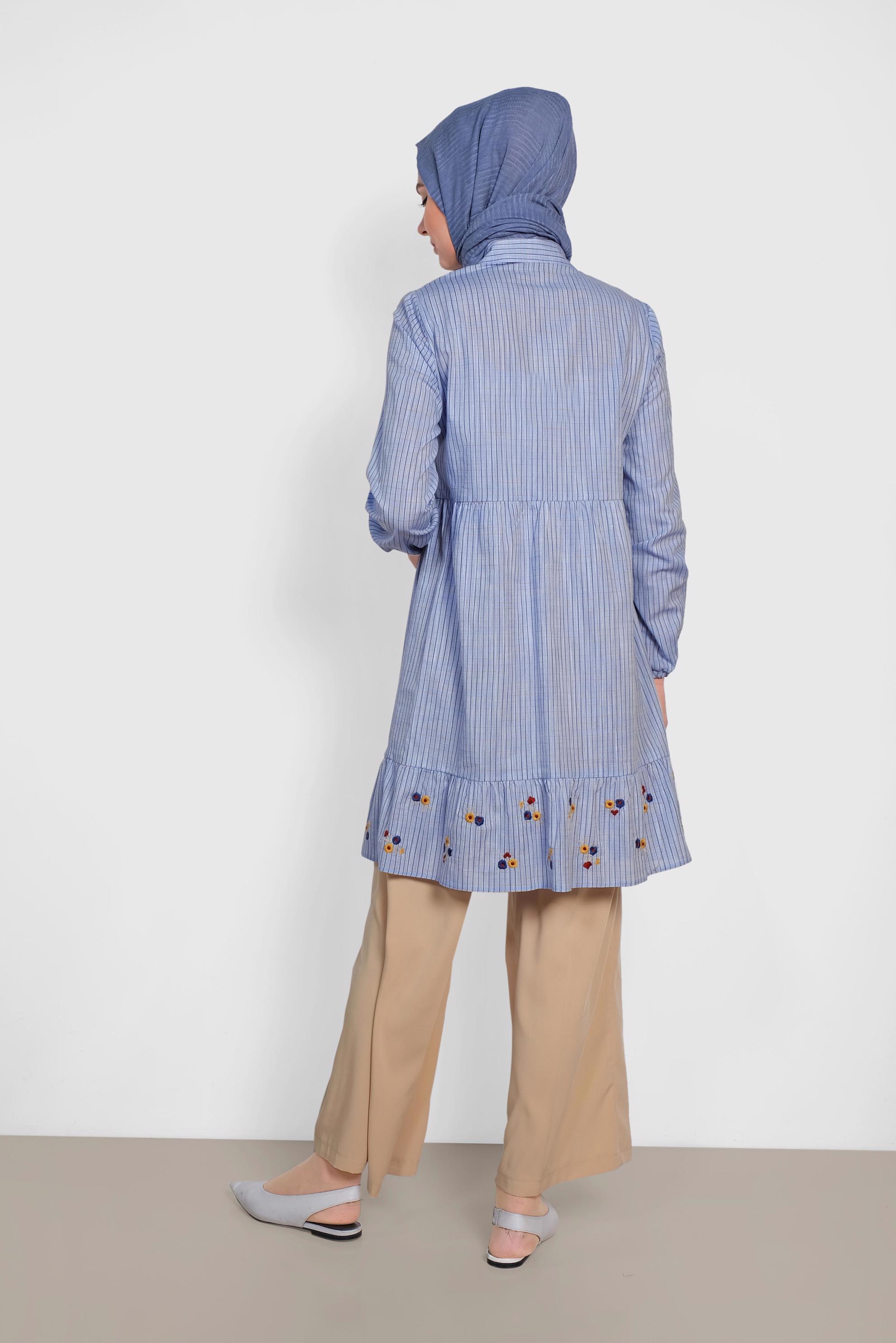 Tesettür giyim MAVİ ÇİÇEK NAKIŞLI ÇİZGİLİ TUNİK 4307