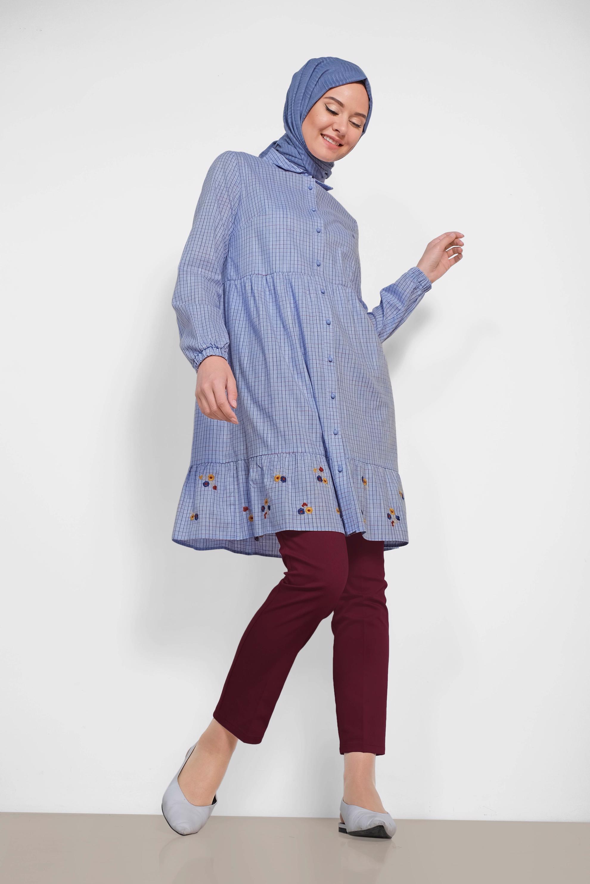 Tesettür giyim MAVİ ÇİÇEK NAKIŞLI ÇİZGİLİ TUNİK 4307