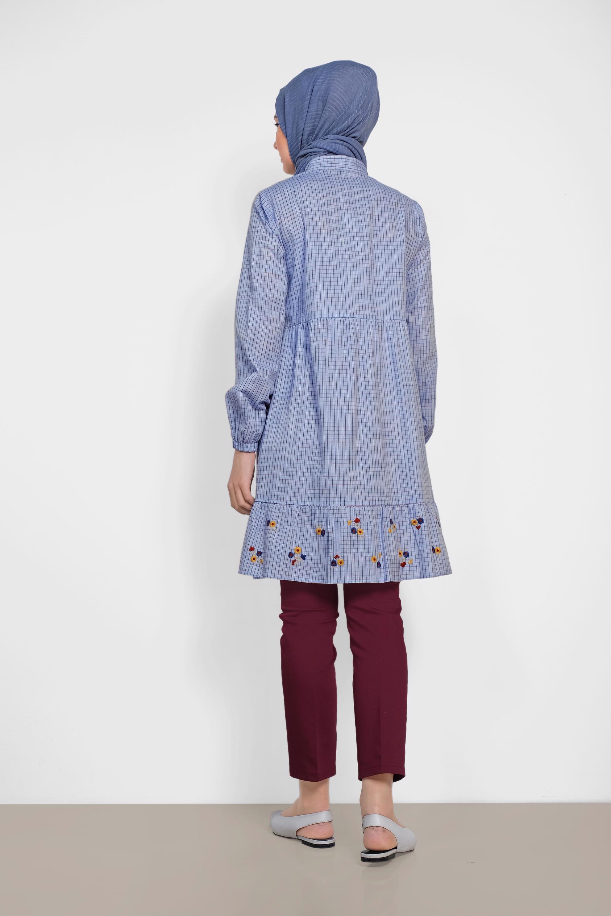 Tesettür giyim MAVİ ÇİÇEK NAKIŞLI ÇİZGİLİ TUNİK 4307