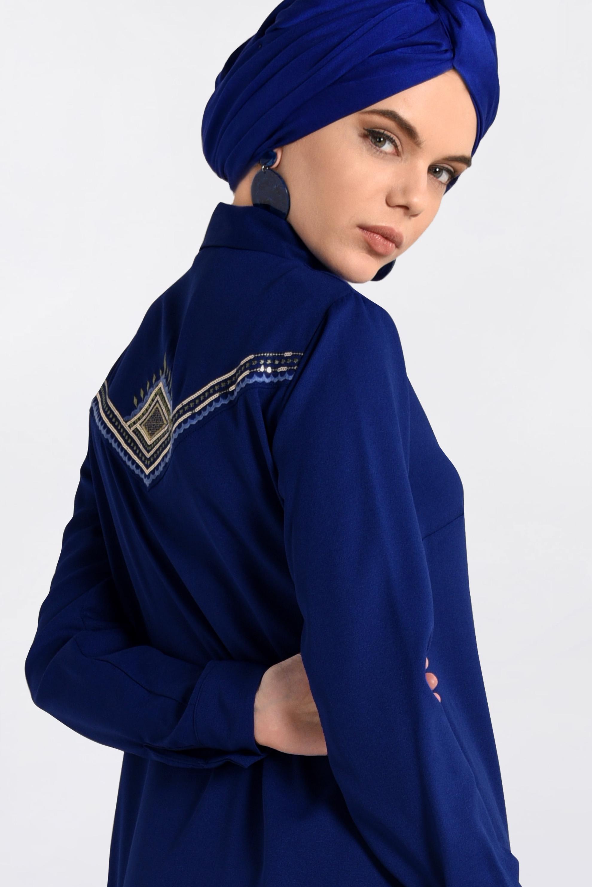 Tesettür giyim LACİVERT ARKASI NAKIŞLI TUNİK 4315