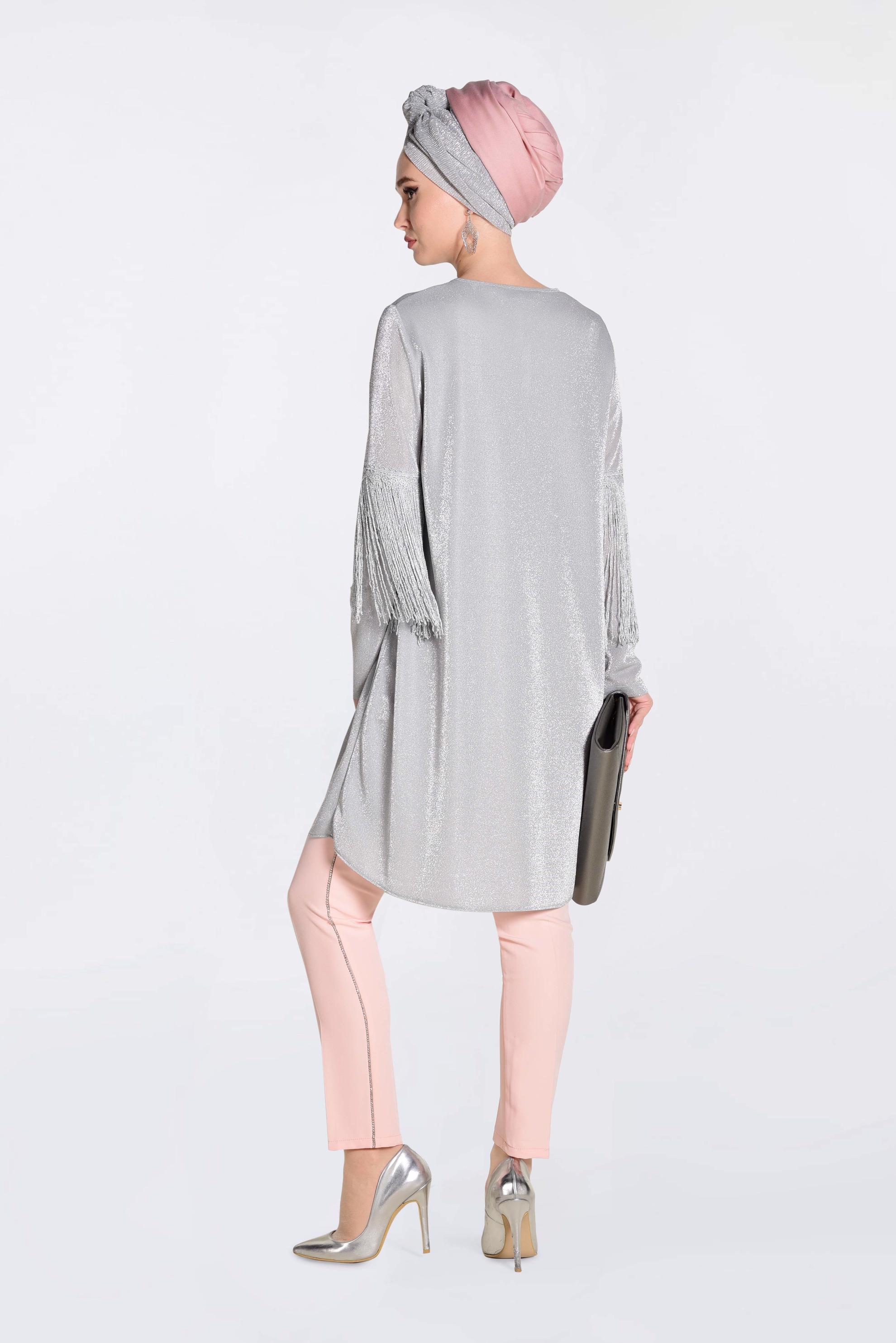 Tesettür giyim GRİ KOLLARI PÜSKÜLLÜ SİMLİ TUNİK 4324