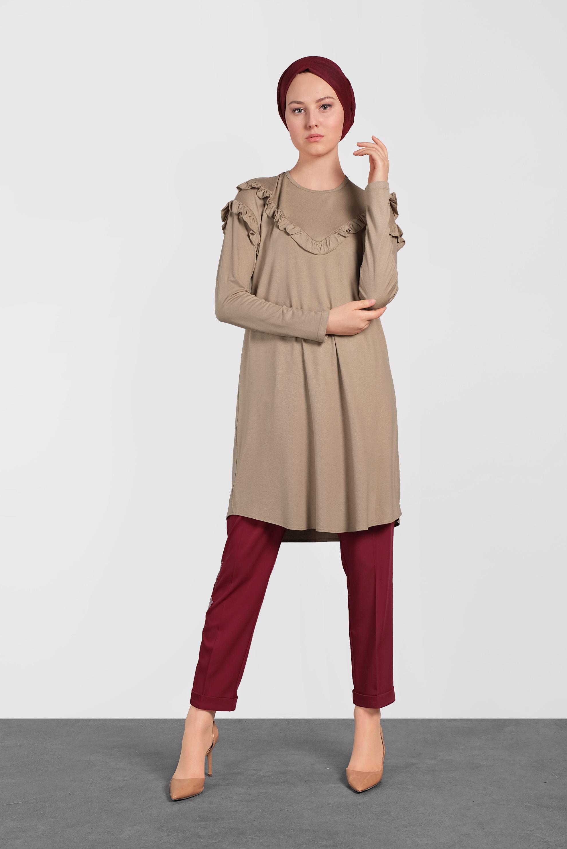 Tesettür giyim BEJ FIRFIR DETAYLI PENYE TUNİK 4363