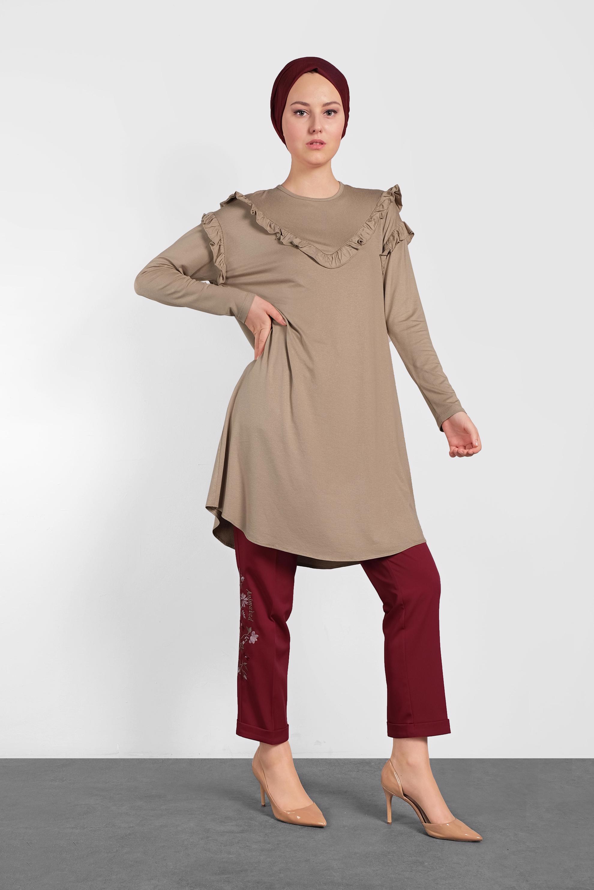 Tesettür giyim BEJ FIRFIR DETAYLI PENYE TUNİK 4363