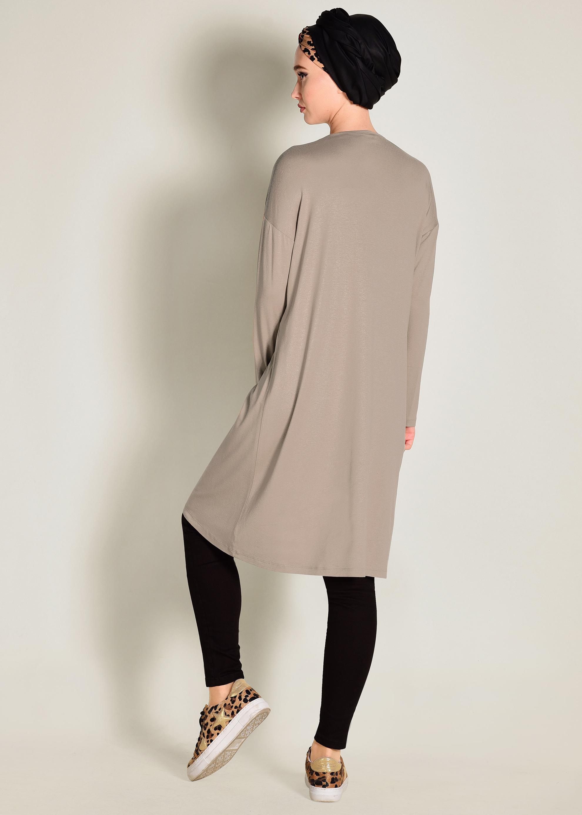 Tesettür giyim BEJ YAZILI BASİC TUNİK 4365