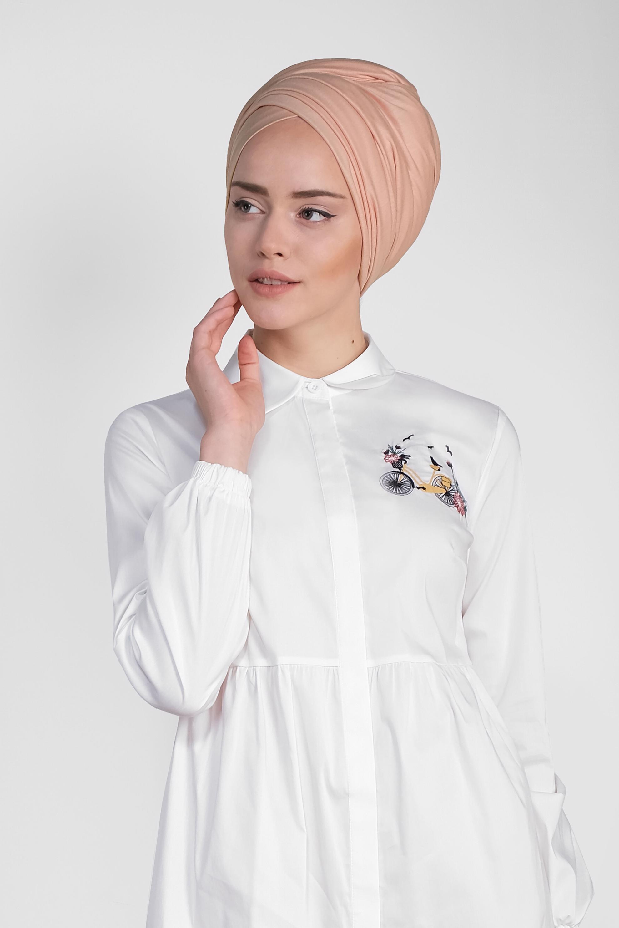 Tesettür giyim BEYAZ NAKIŞ DETAYLI TUNİK 4367