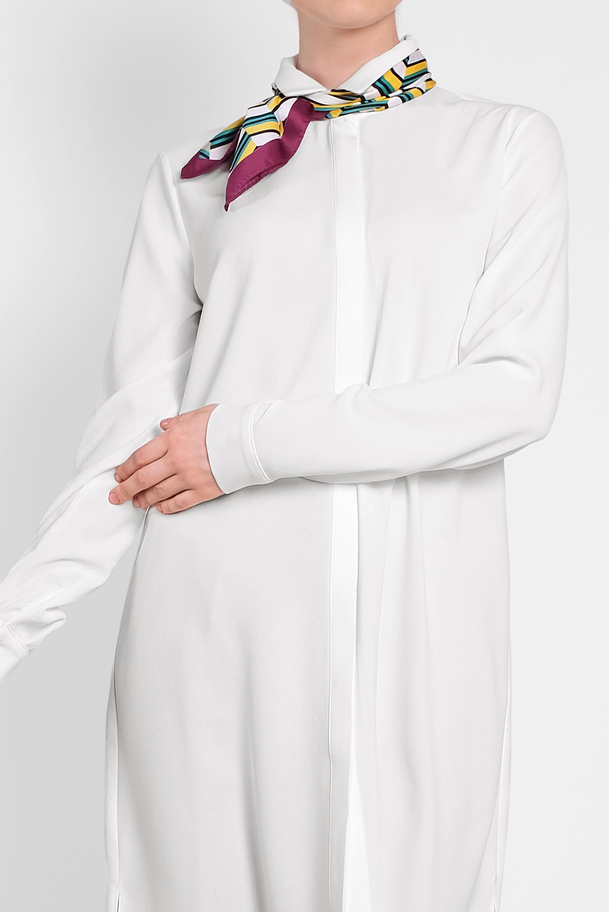 Tesettür giyim BEYAZ SIRT KISMI PÜSKÜL VE NAKIŞ DETAYLI TUNİK 4382 