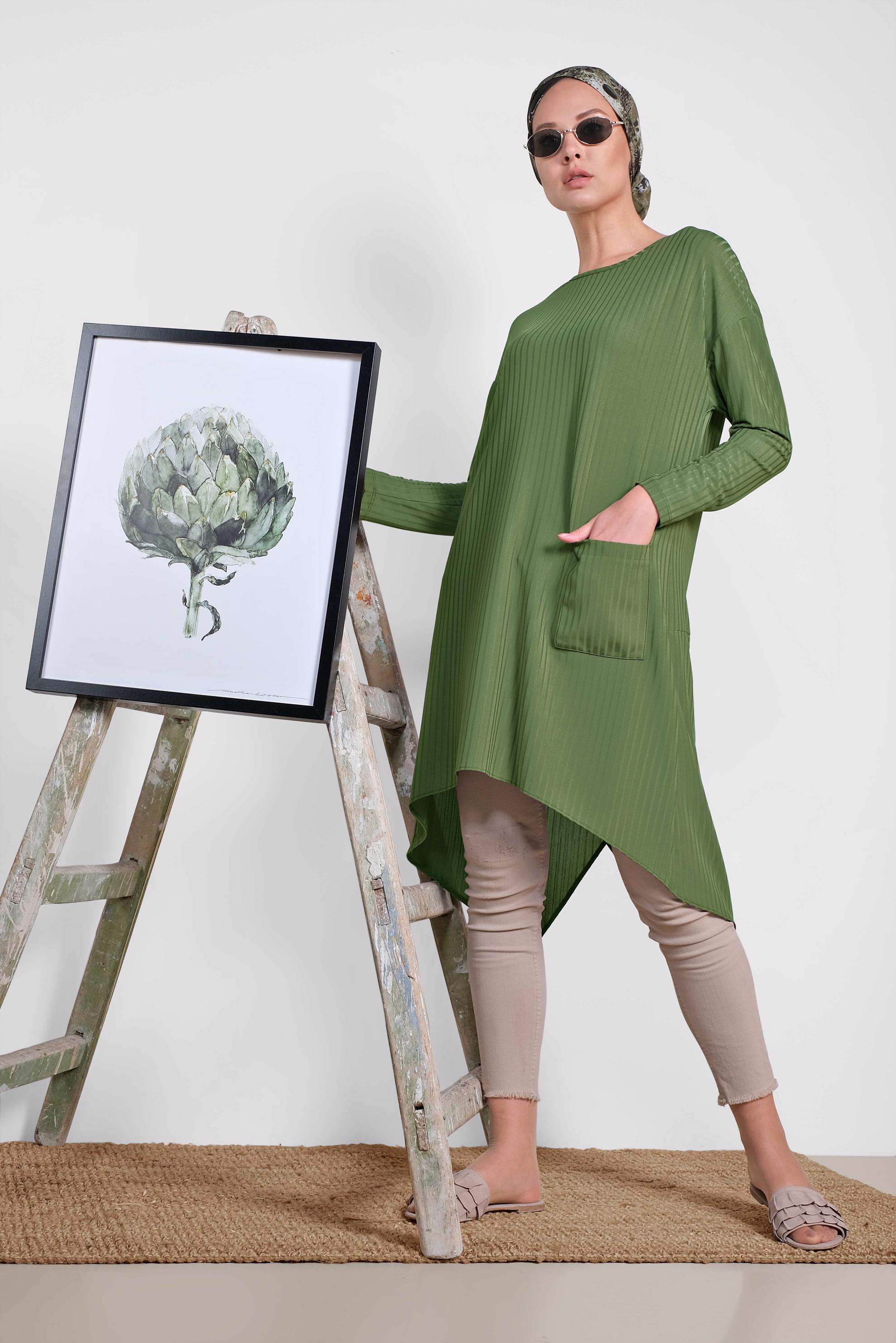 Tesettür giyim YEŞİL CEP DETAYLI ASİMETRİK KESİM TUNİK 4448