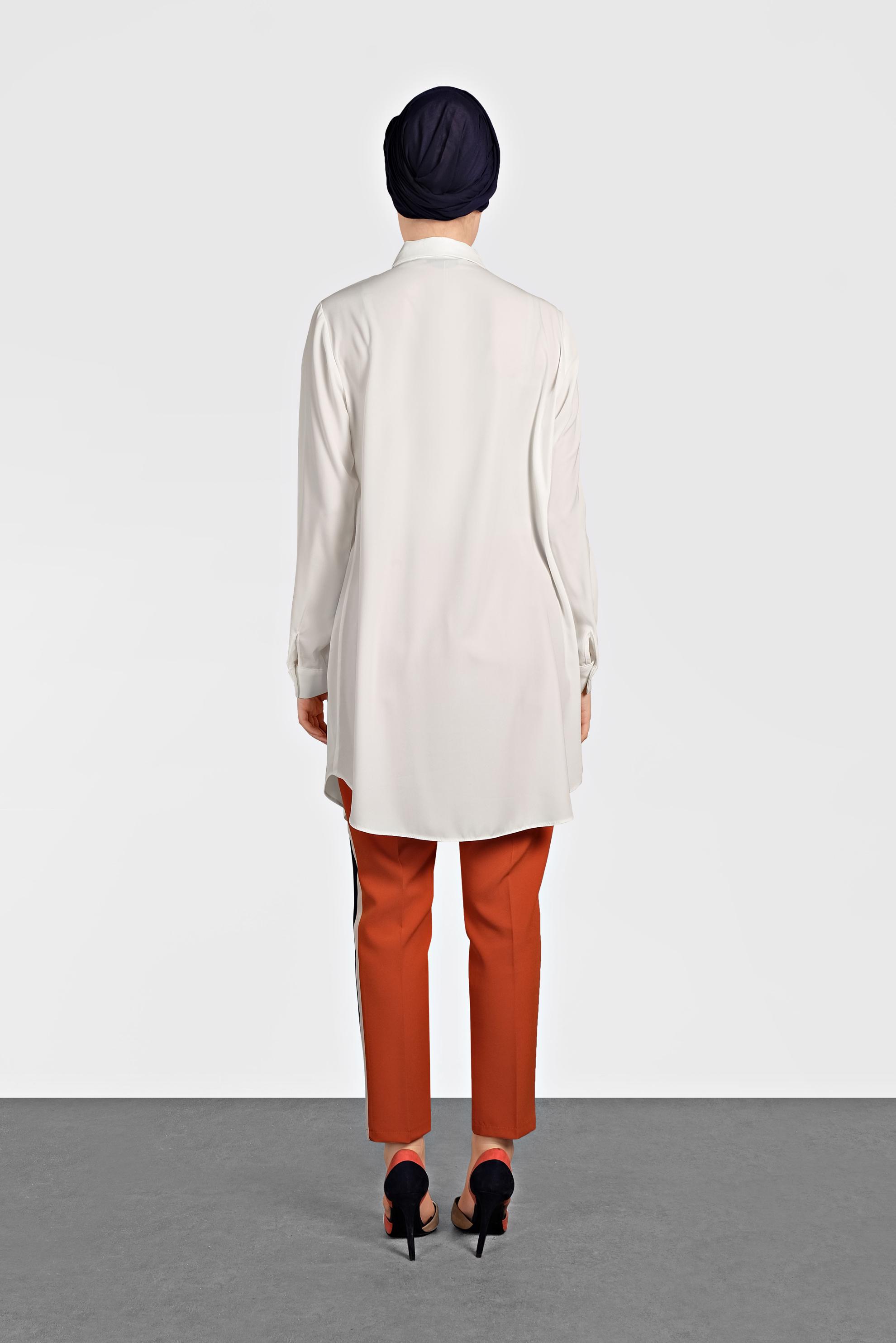 Tesettür giyim BEYAZ DÜĞMELİ KLASİK TUNİK 4495