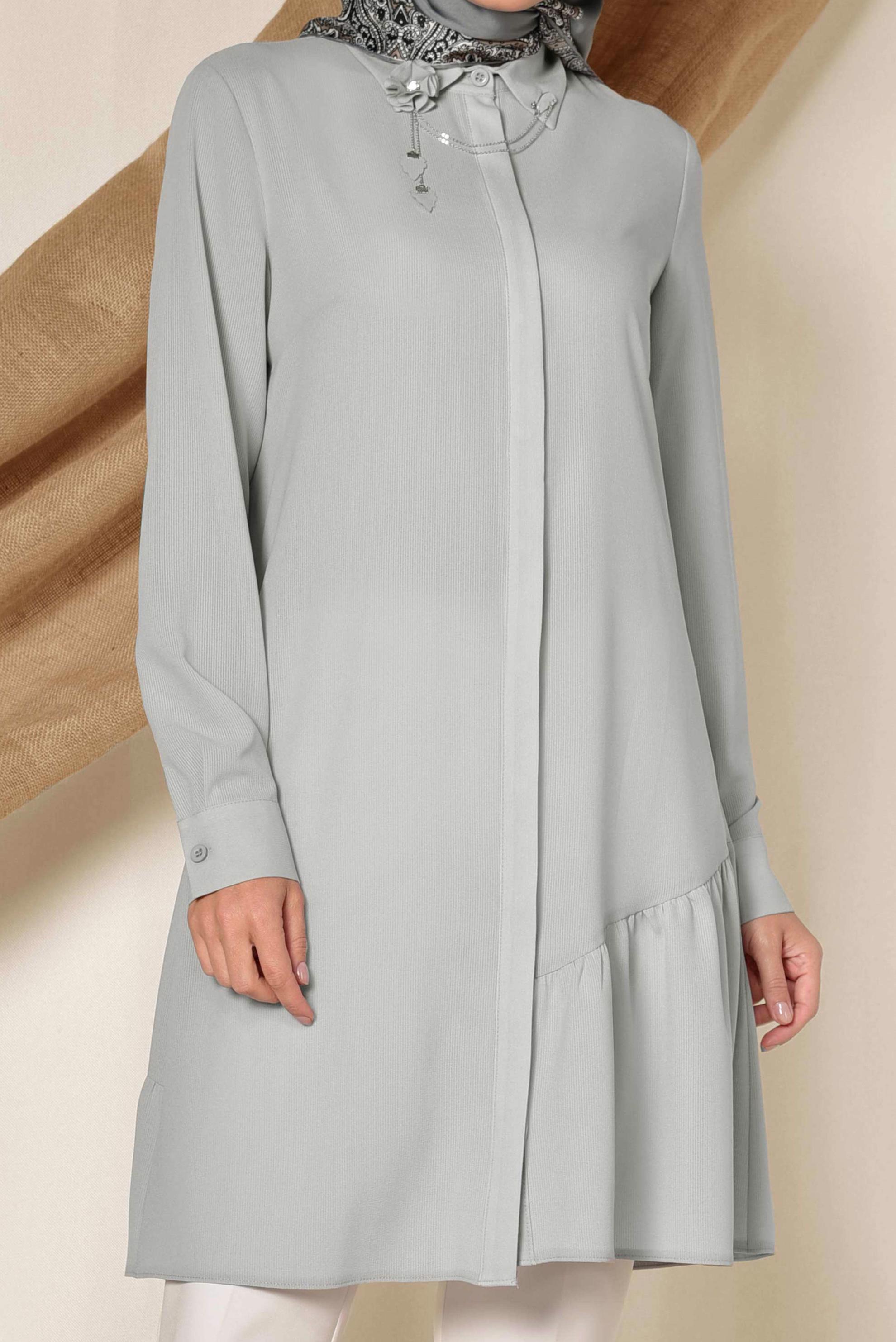 Tesettür giyim GRİ YAKASI BROŞLU ETEK UCU VOLANLI TUNİK 4853