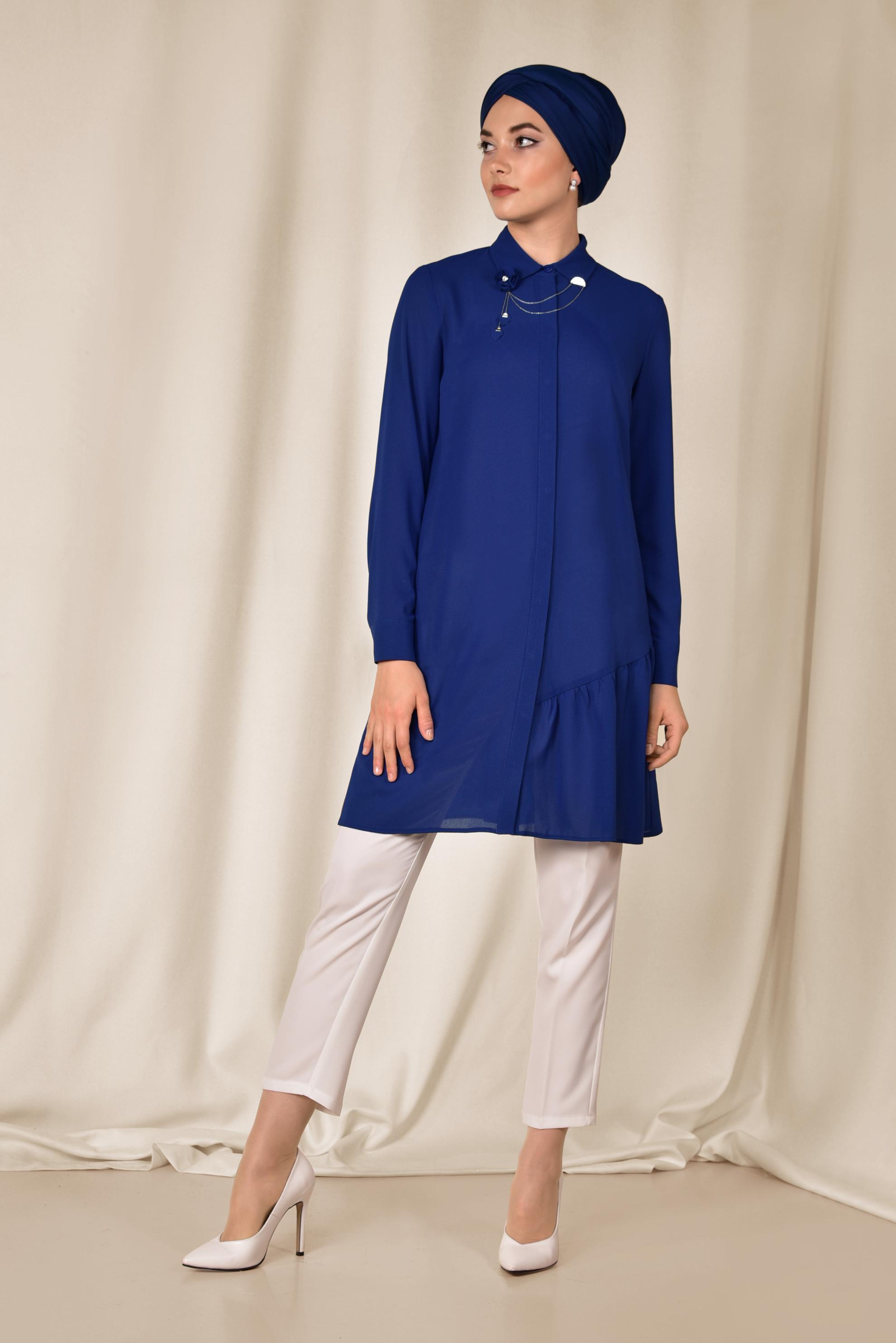 Tesettür giyim MAVİ YAKASI BROŞLU ETEK UCU VOLANLI TUNİK 4853