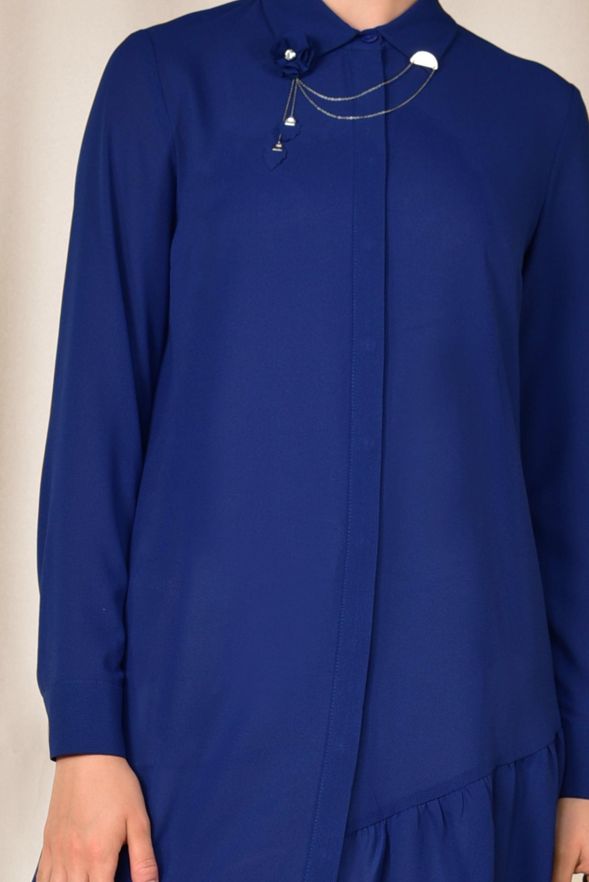 Tesettür giyim MAVİ YAKASI BROŞLU ETEK UCU VOLANLI TUNİK 4853