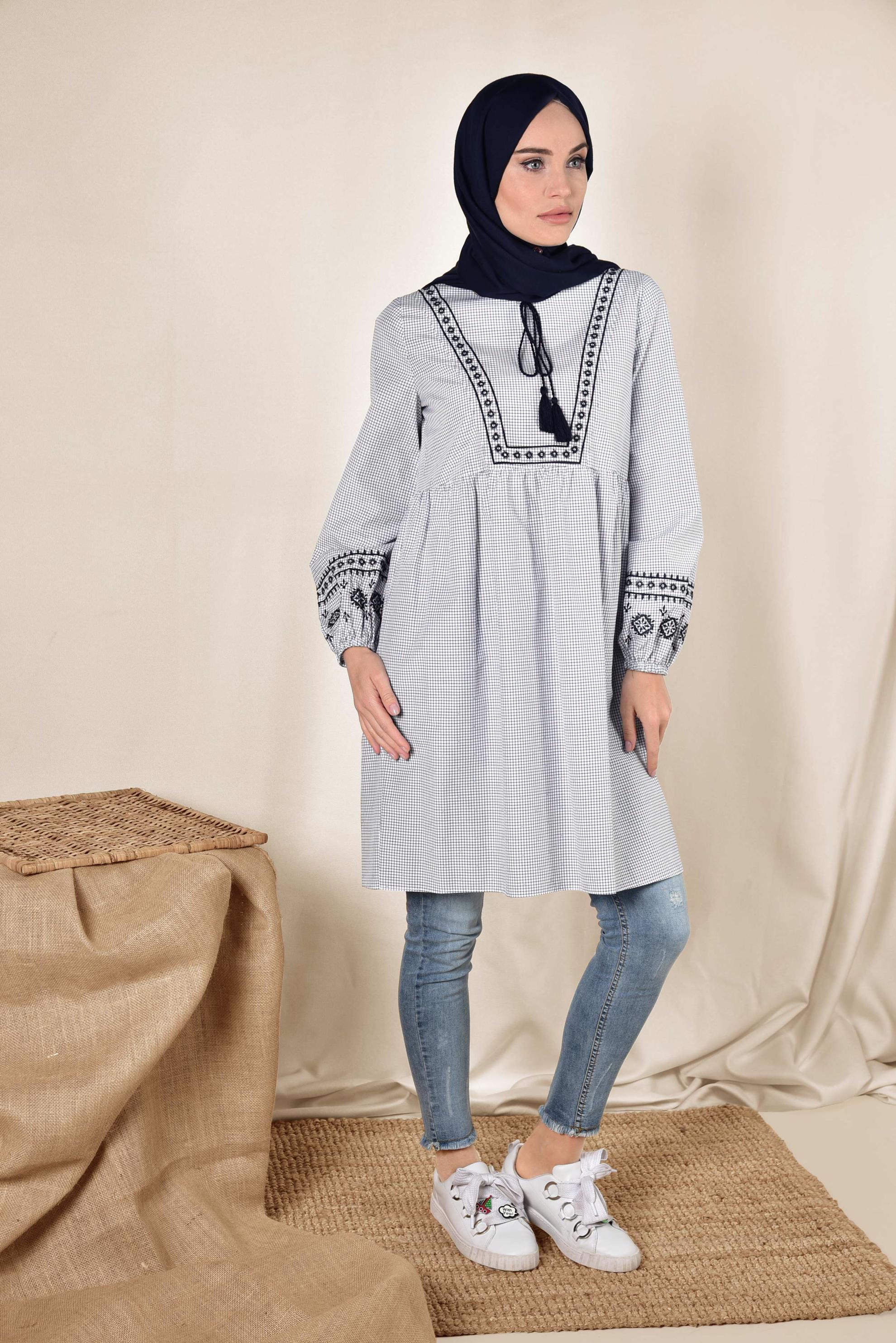 Tesettür giyim BEJ İŞLEMELİ PAMUKLU TUNİK 4857