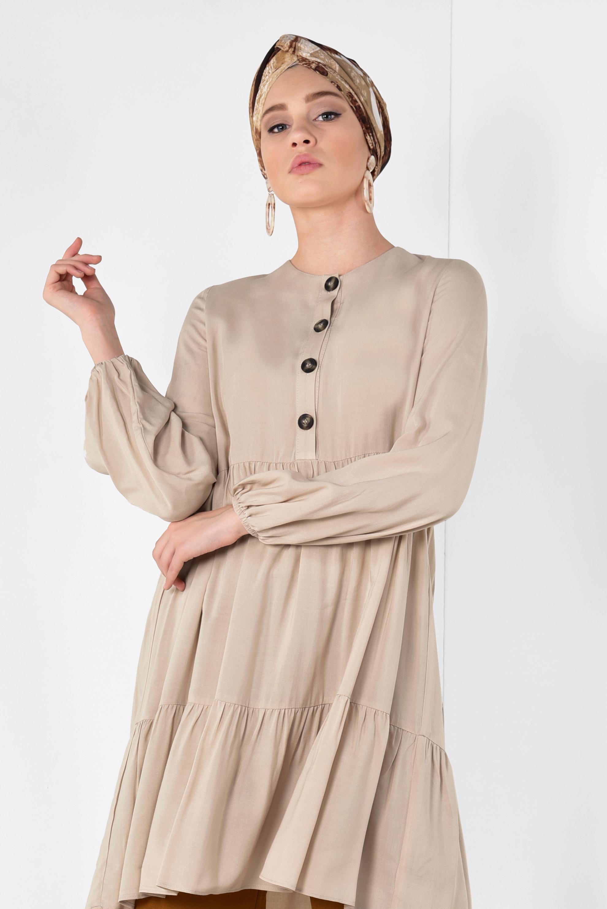 Tesettür giyim BEJ GENİŞ KESİM DÜĞMELİ TUNİK 4868