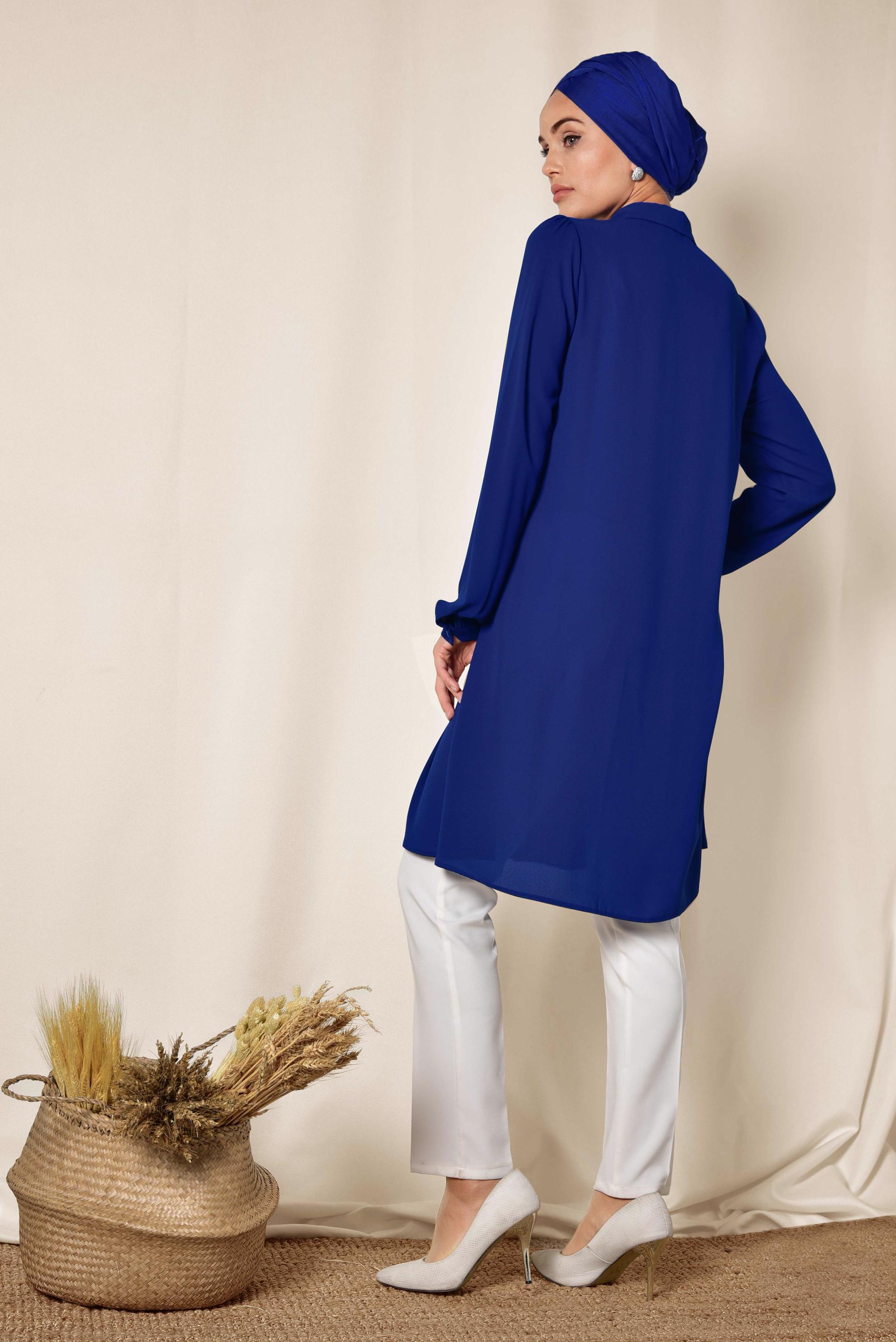 Tesettür giyim MAVİ YAKASI AKSESUARLI GİZLİ DÜĞMELİ TUNİK 4878