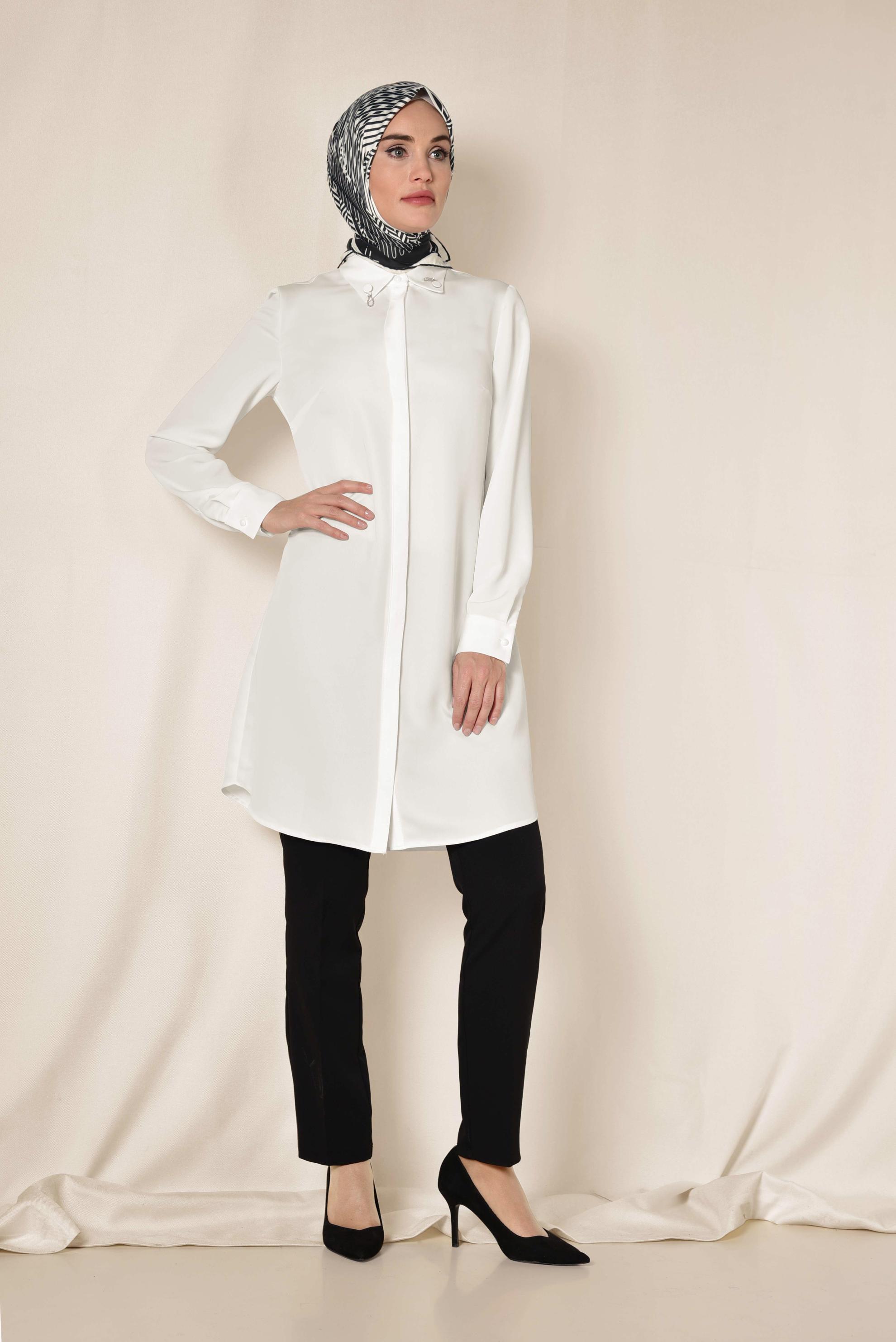 Tesettür giyim BEYAZ YAKASI BROŞLU KLASİK TUNİK 4885