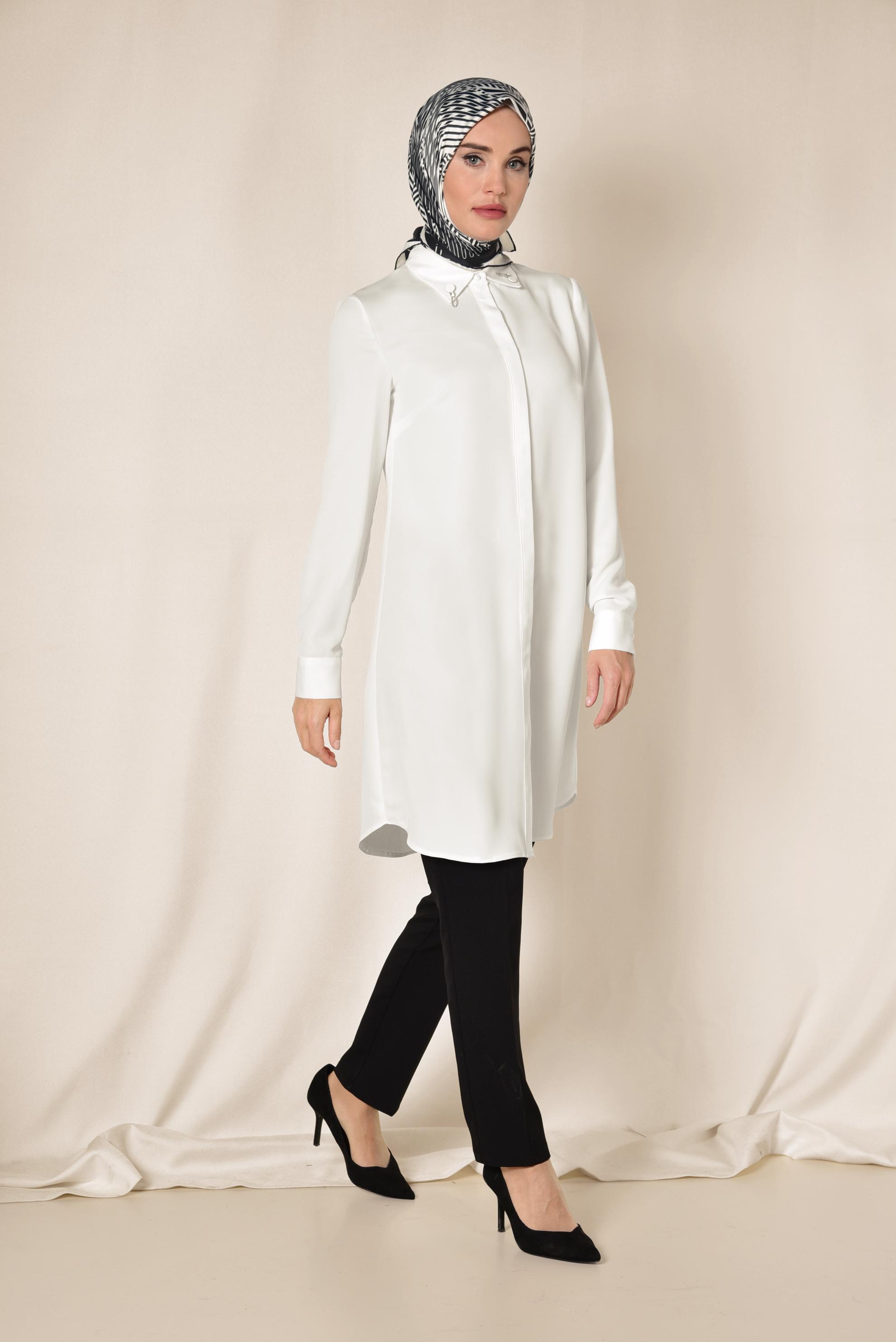 Tesettür giyim BEYAZ YAKASI BROŞLU KLASİK TUNİK 4885