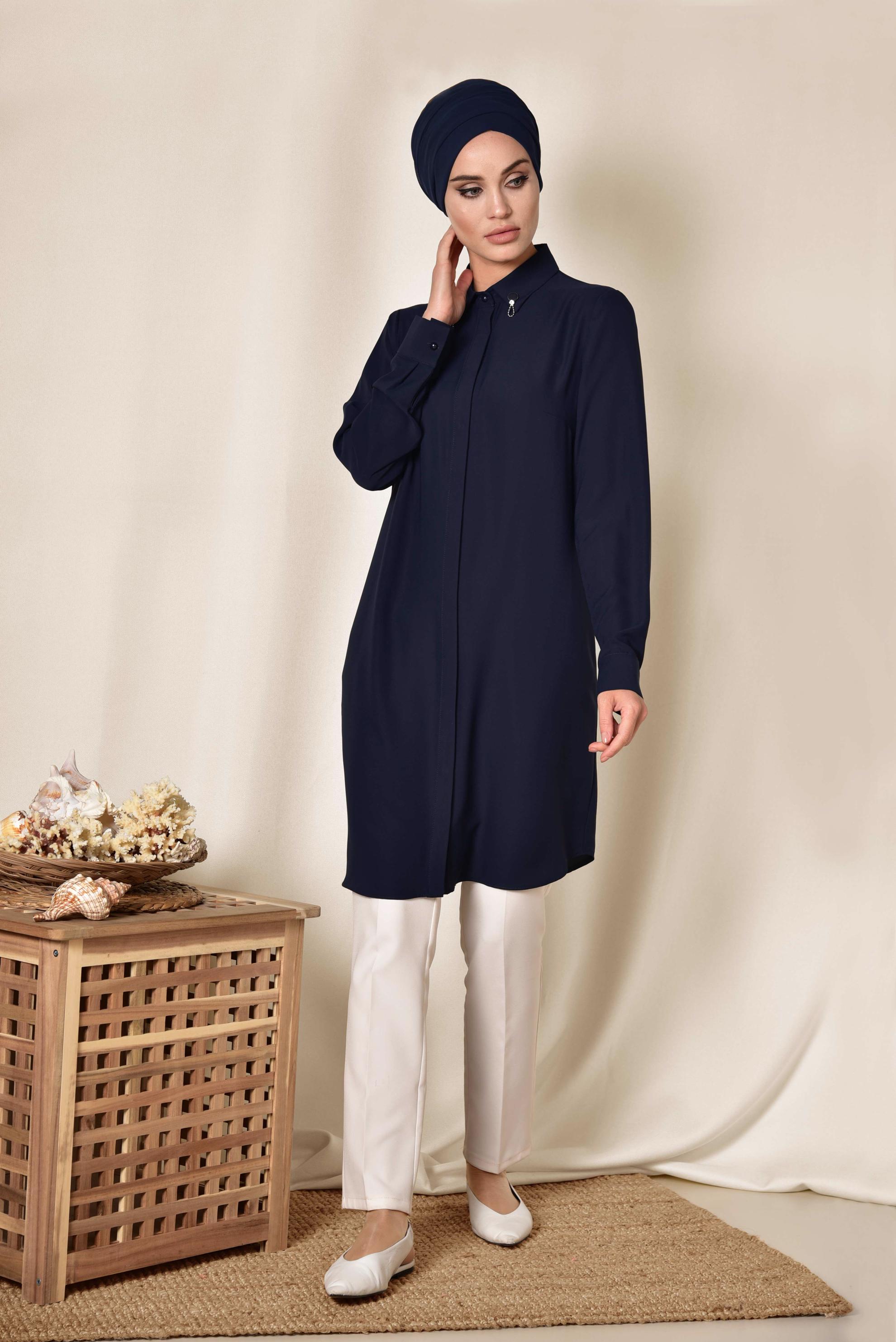 Tesettür giyim LACİVERT YAKASI BROŞLU KLASİK TUNİK 4885
