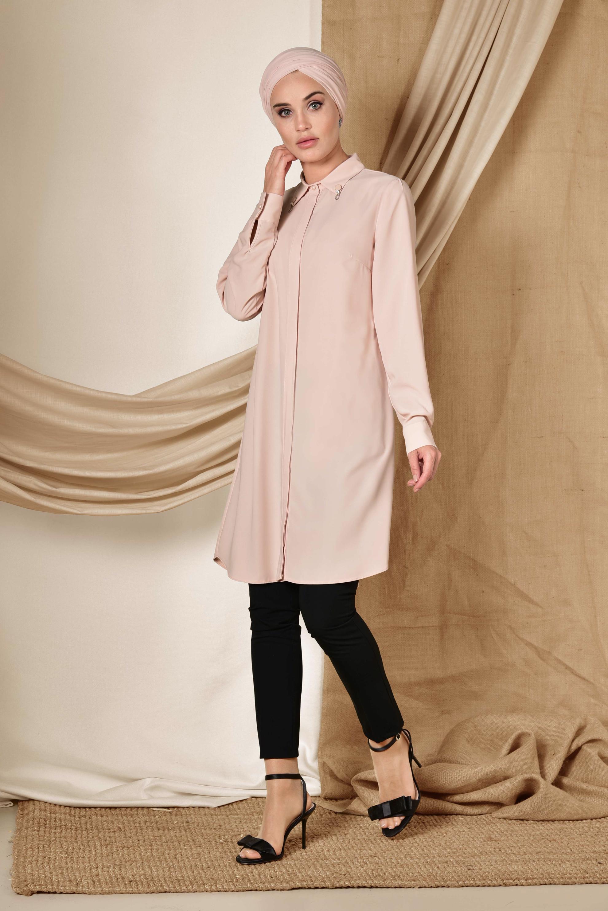 Tesettür giyim PUDRA YAKASI BROŞLU KLASİK TUNİK 4885
