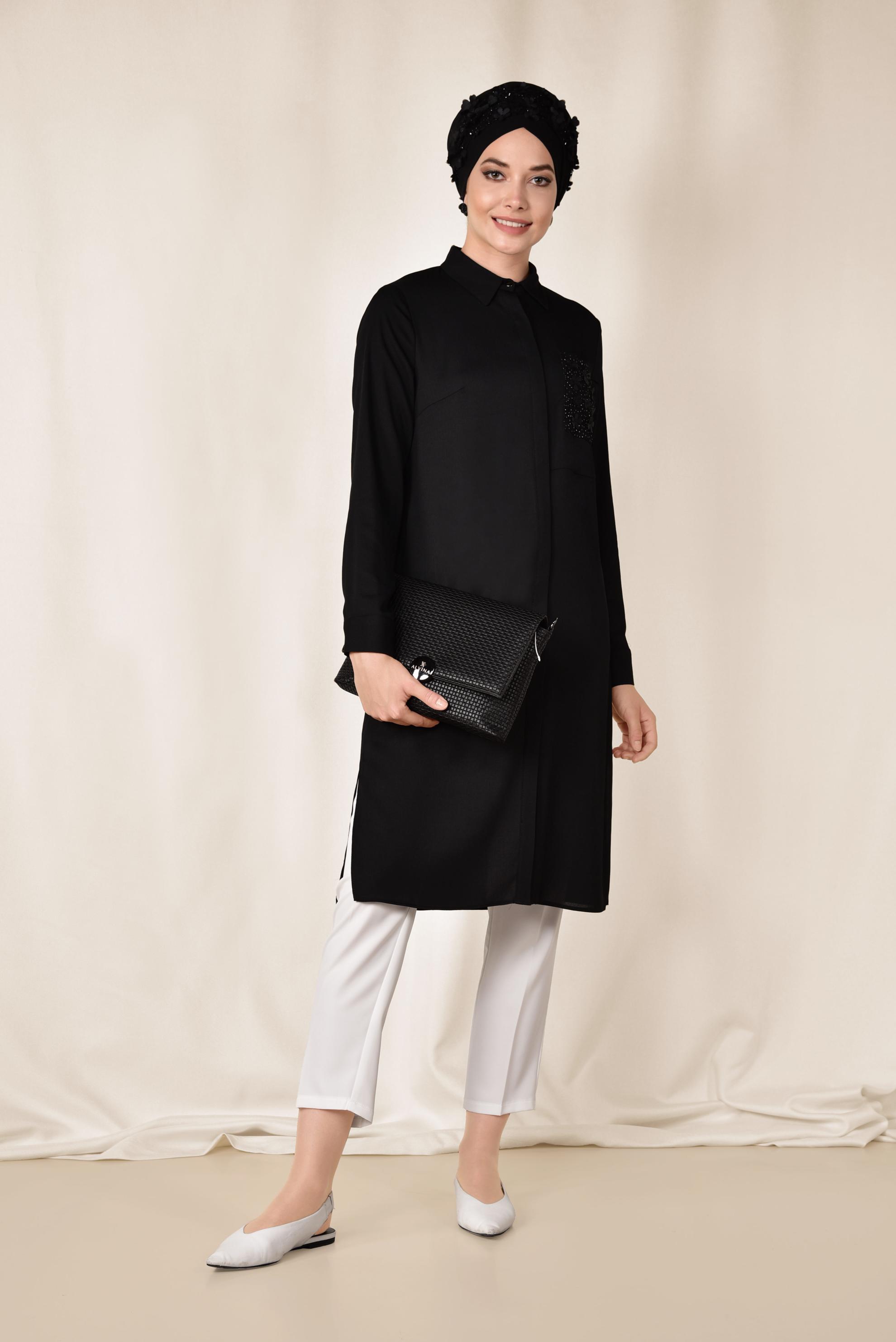 Tesettür giyim SİYAH CEBİ ÇİÇEK VE SİM DETAYLI TUNİK 4889