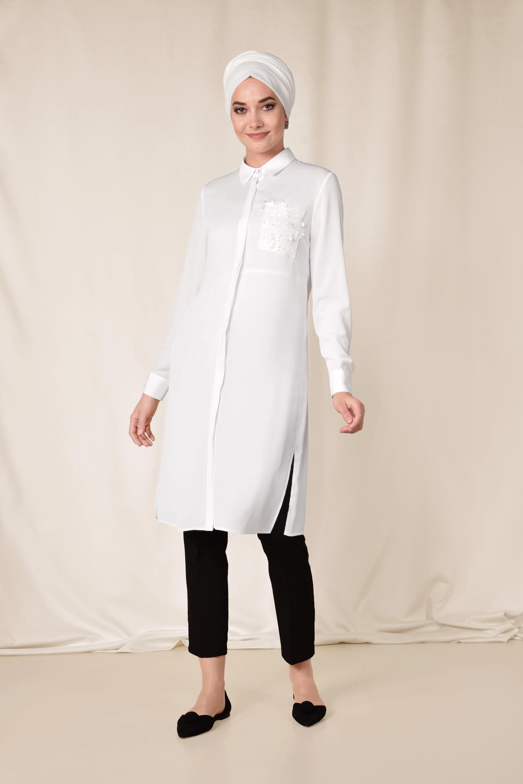 Tesettür giyim BEYAZ CEBİ ÇİÇEK VE SİM DETAYLI TUNİK 4889