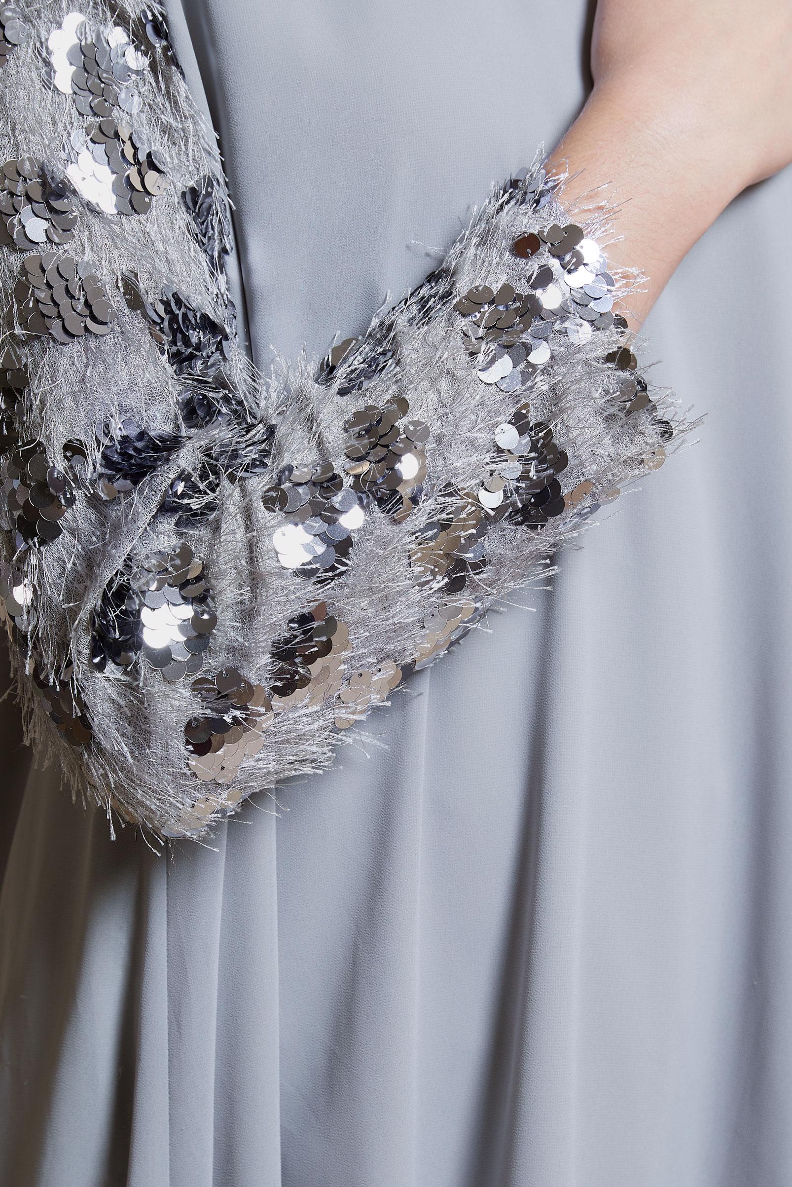 Tesettür giyim GRİ KOLLARI PUL PAYETLİ ŞİFON TUNİK 4890	