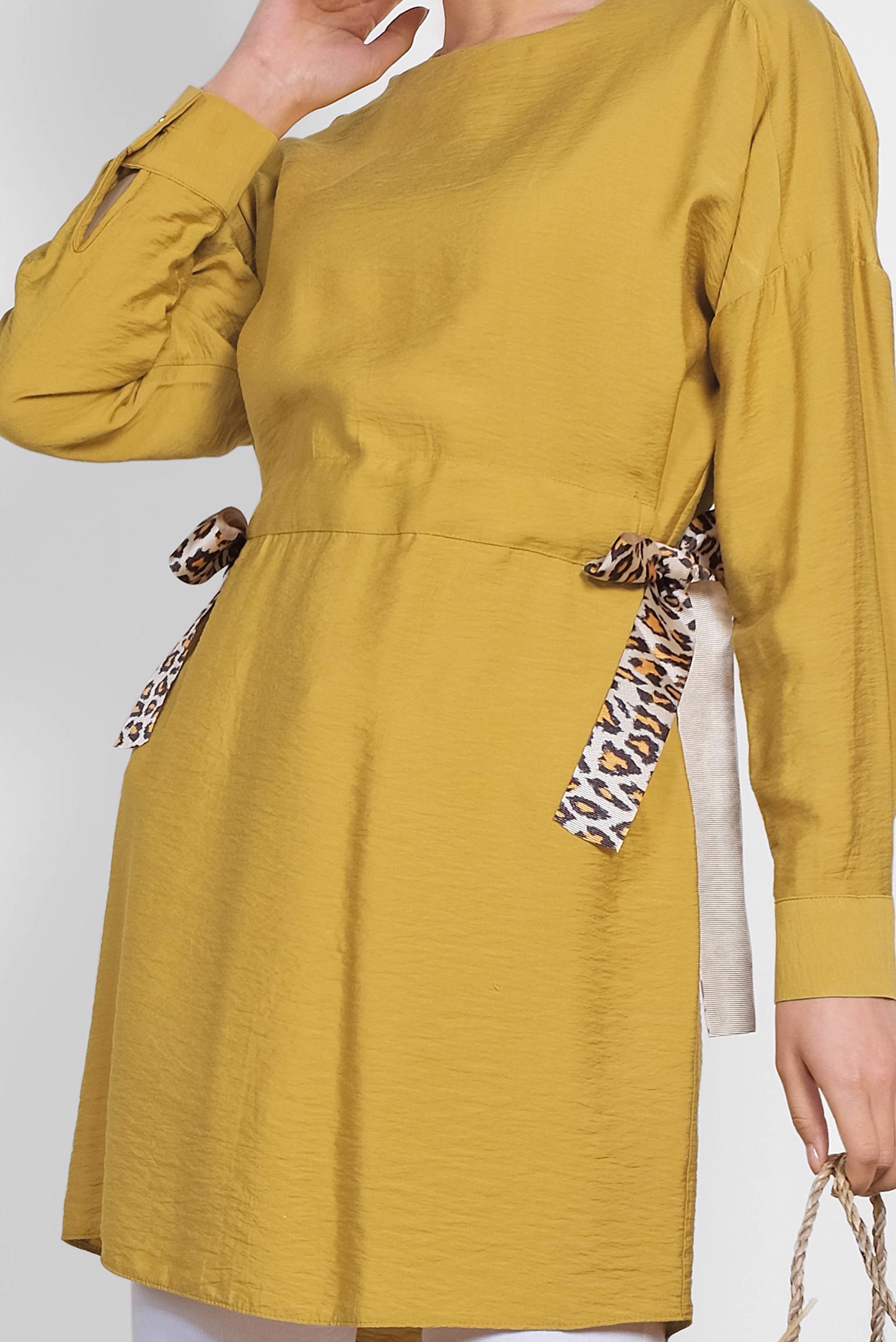 Tesettür giyim SARI BELİ LEOPAR ŞERİT DETAYLI BÜZGÜLÜ TUNİK 4908 