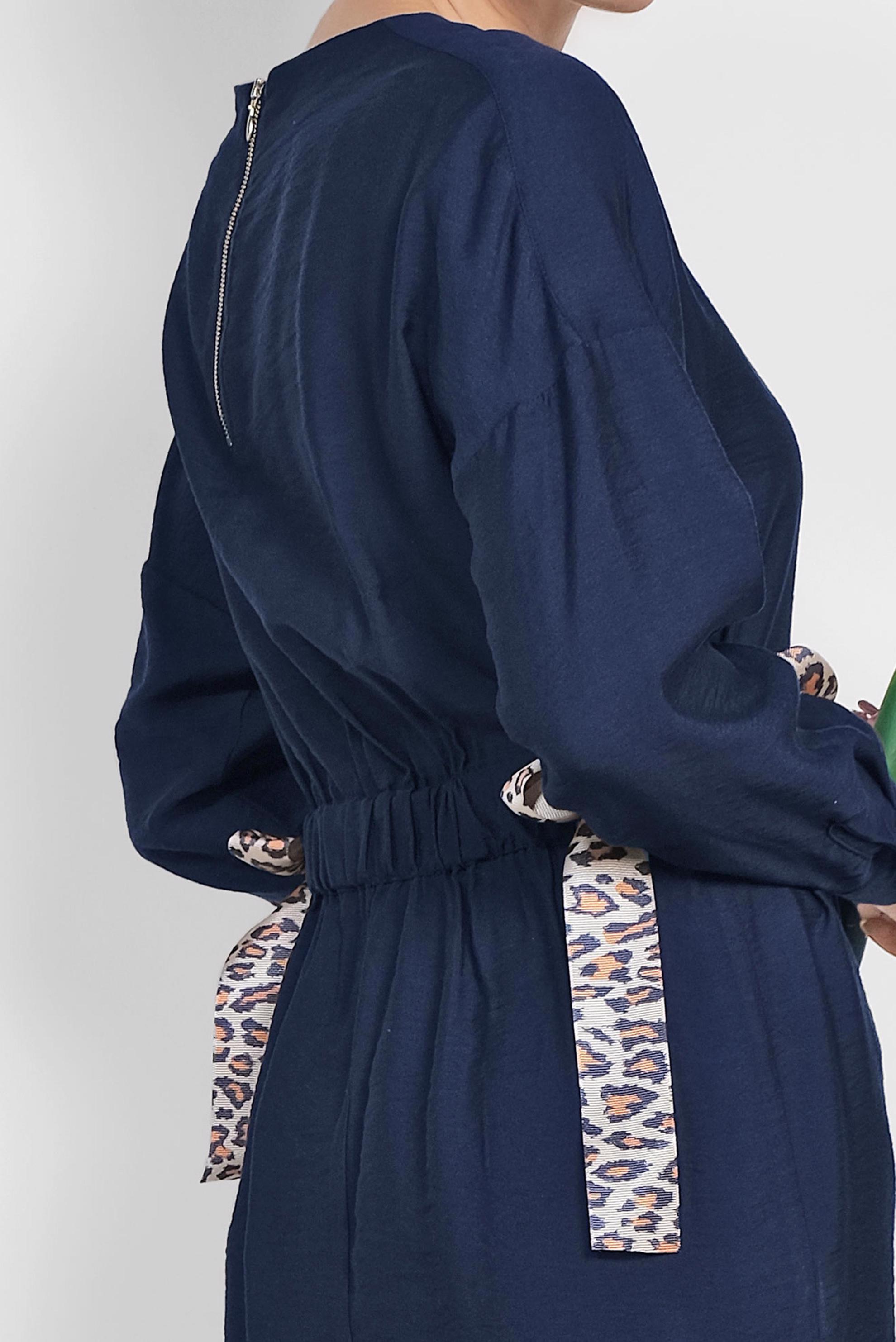 Tesettür giyim LACİVERT BELİ LEOPAR ŞERİT DETAYLI BÜZGÜLÜ TUNİK 4908 