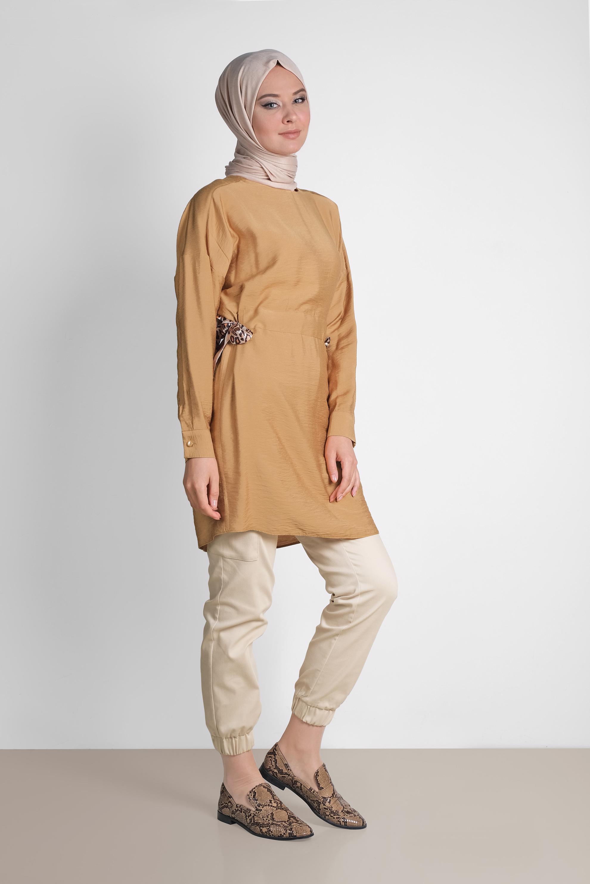 Tesettür giyim TABA BELİ LEOPAR ŞERİT DETAYLI BÜZGÜLÜ TUNİK 4908 