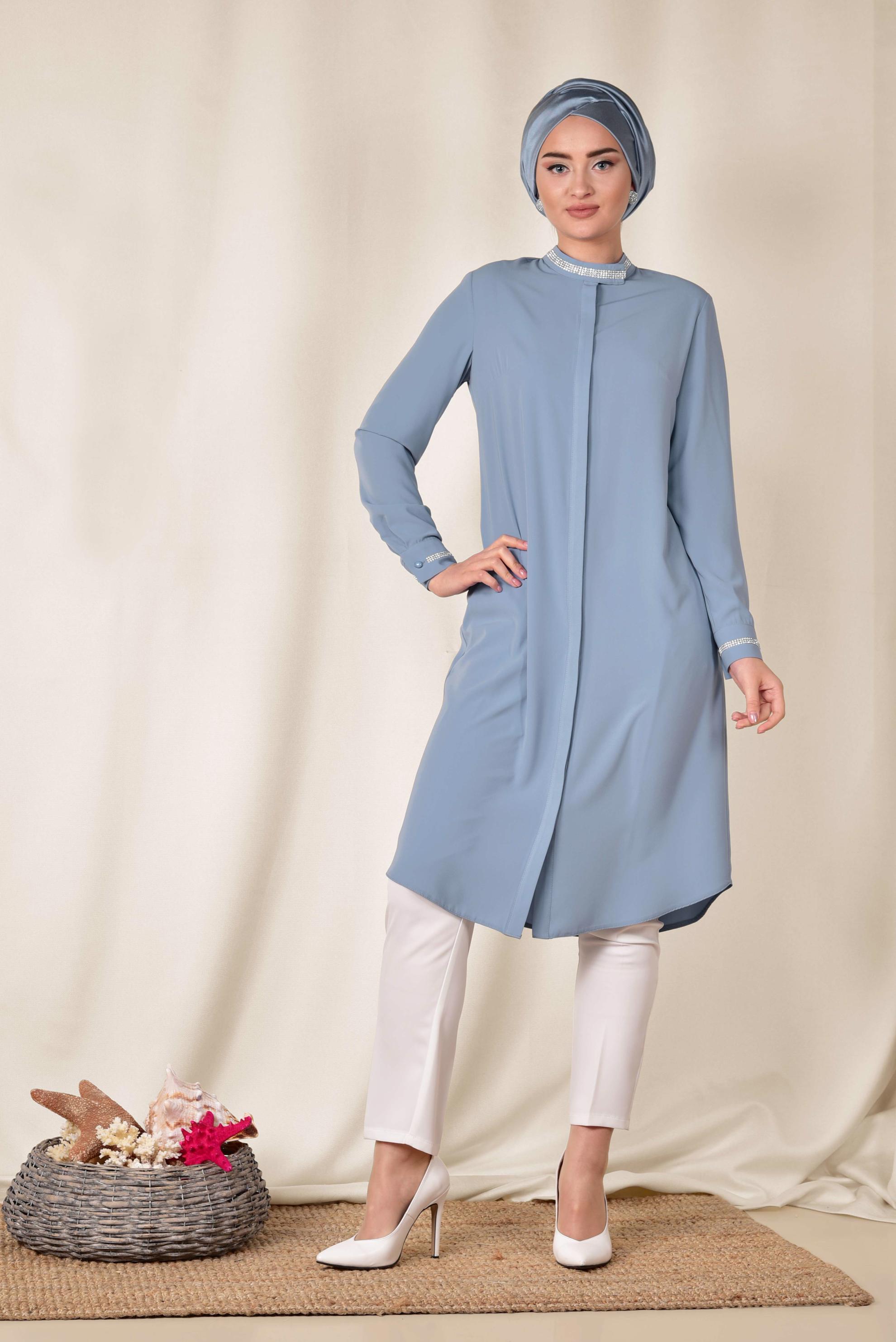 Tesettür giyim MAVİ MANŞETİ VE YAKASI TAŞLI TUNİK 4913
