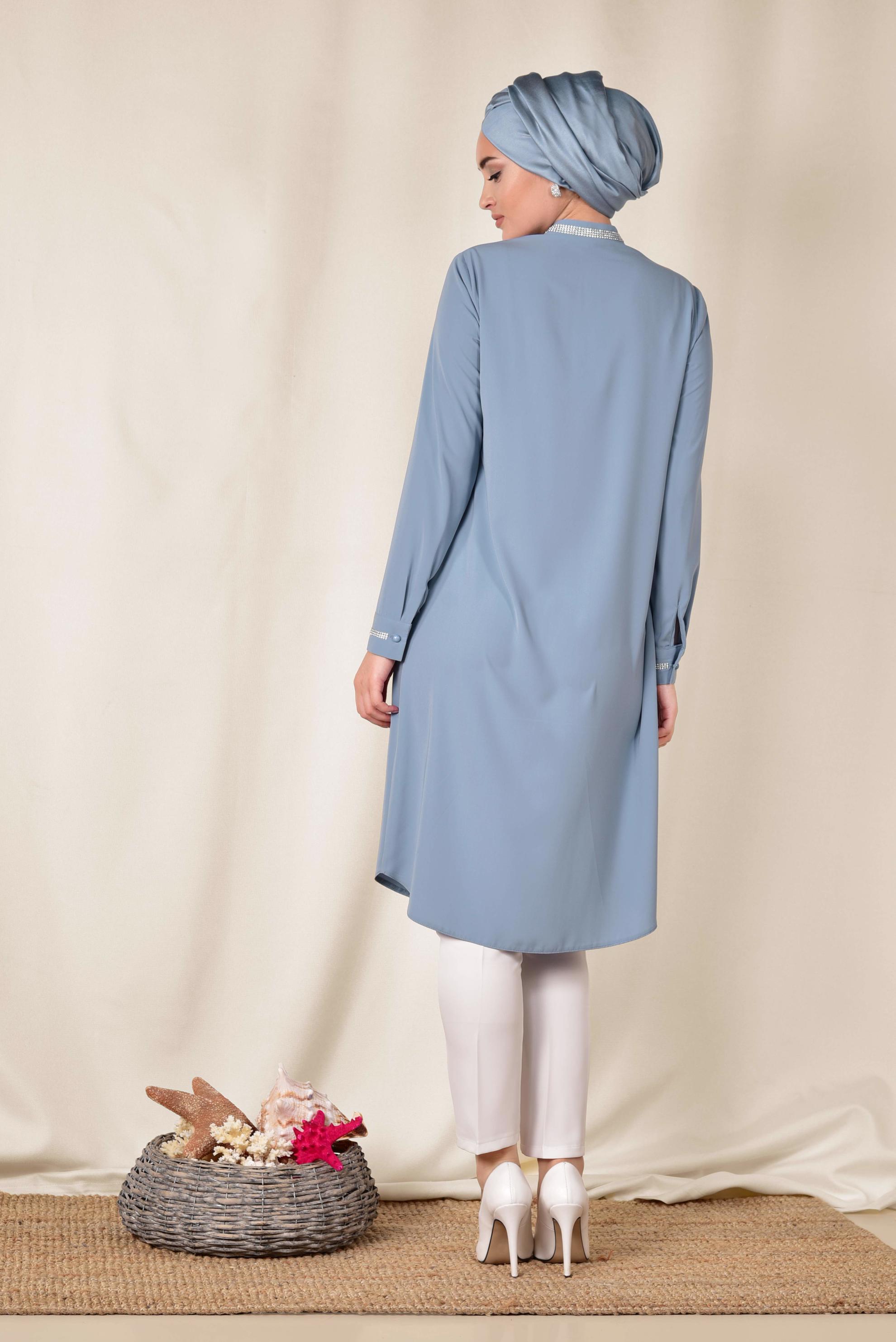 Tesettür giyim MAVİ MANŞETİ VE YAKASI TAŞLI TUNİK 4913