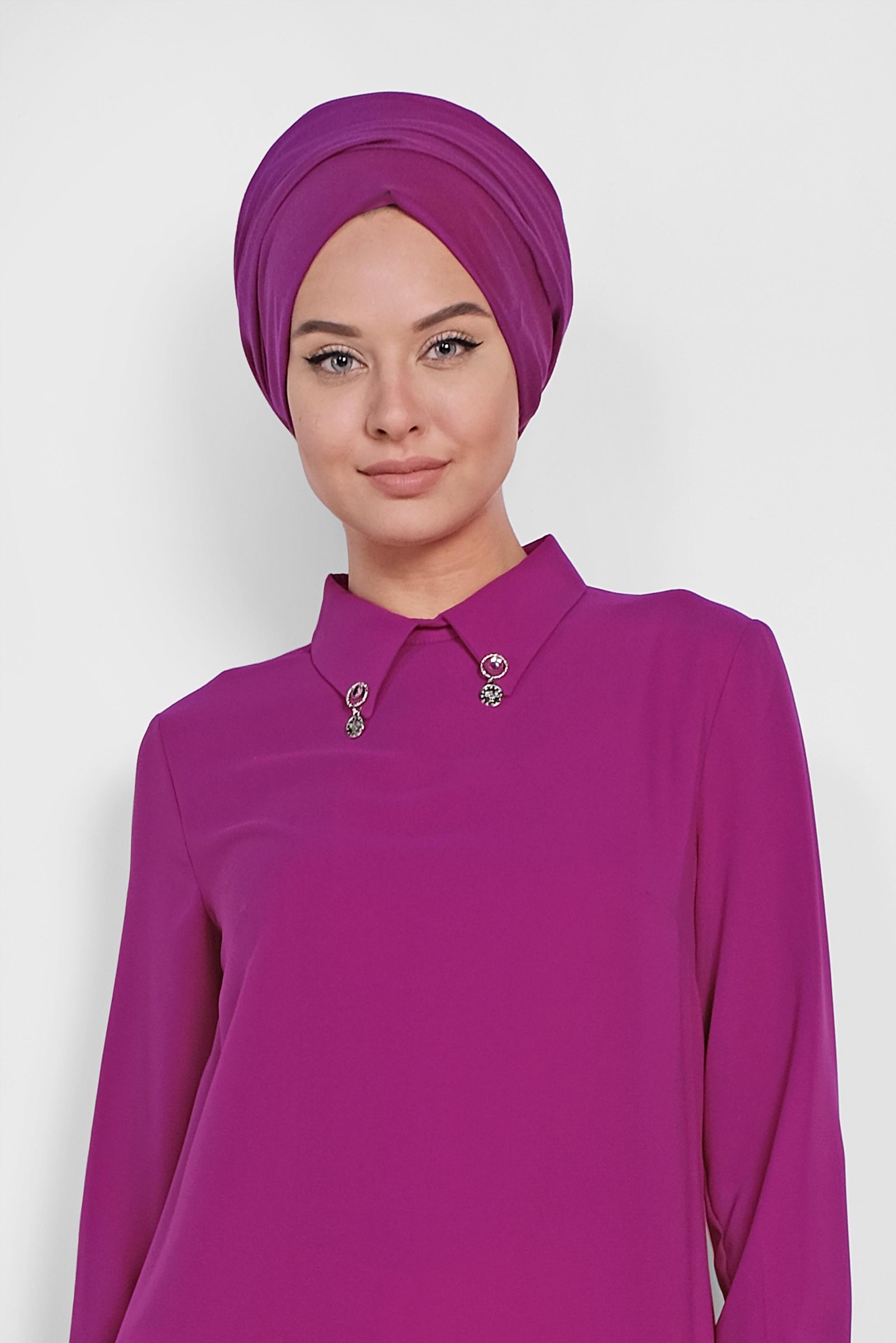 Tesettür giyim MOR YAKASI BROŞLU YANLARI DÜĞMELİ TUNİK 4914