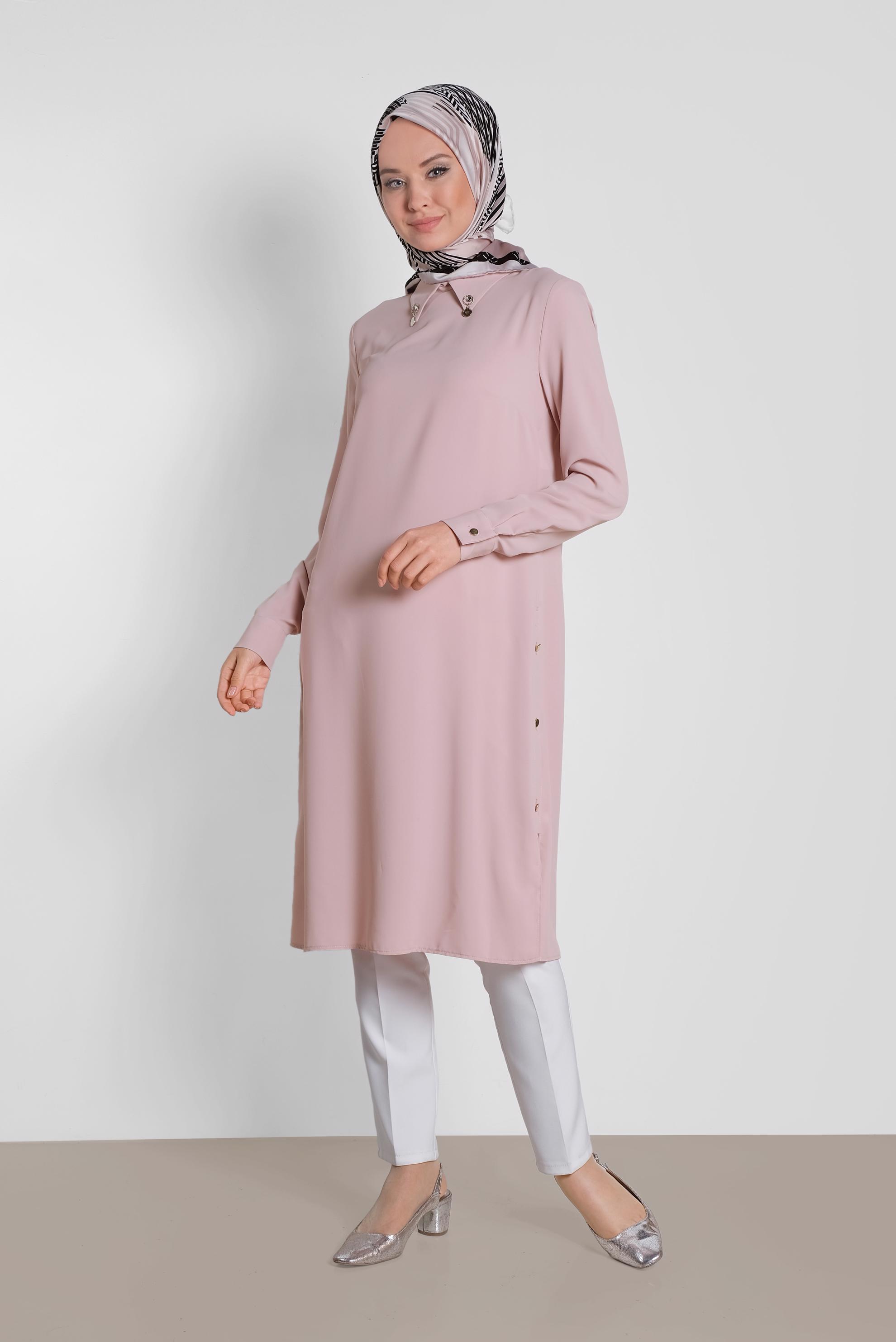 Tesettür giyim PUDRA YAKASI BROŞLU YANLARI DÜĞMELİ TUNİK 4914