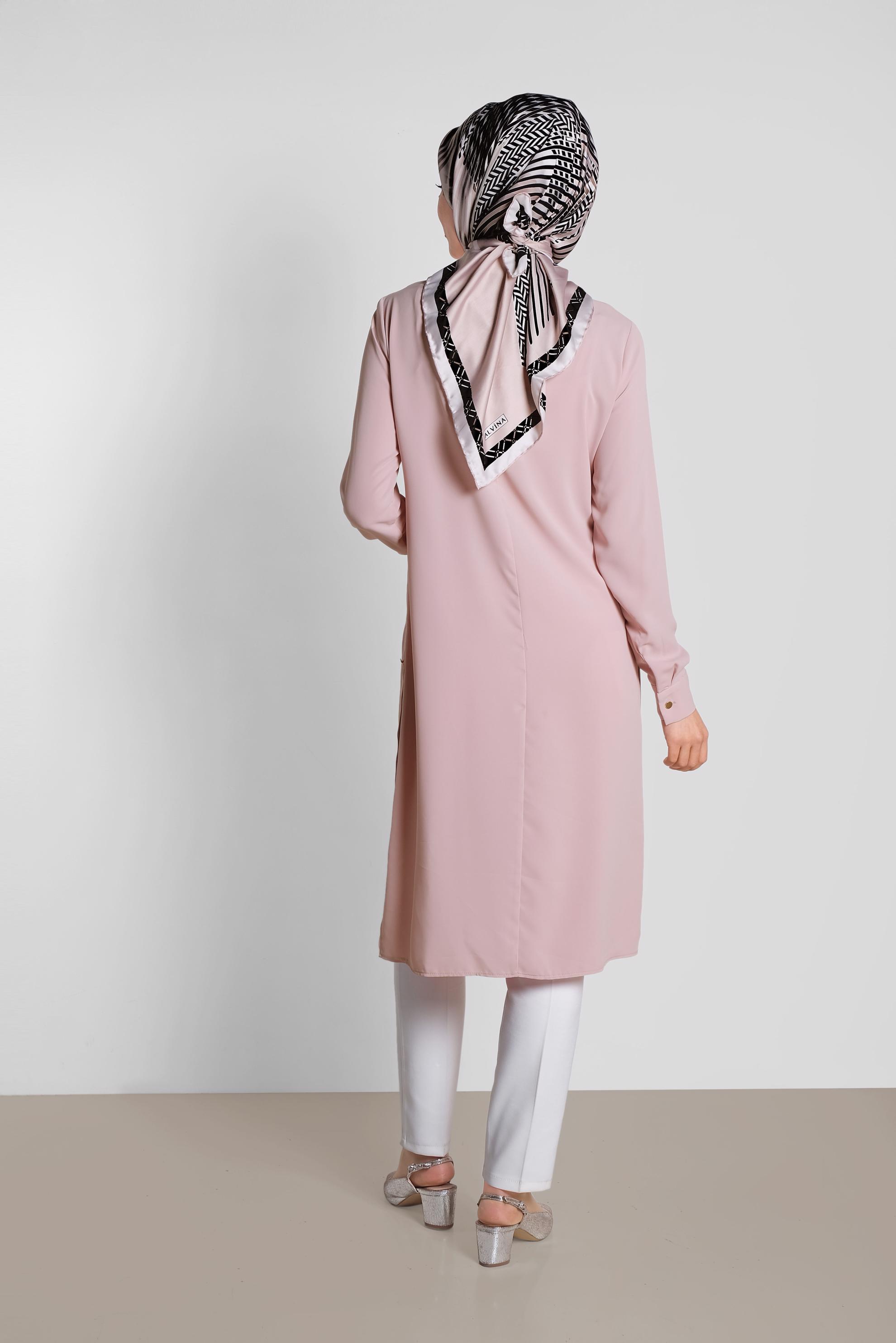 Tesettür giyim PUDRA YAKASI BROŞLU YANLARI DÜĞMELİ TUNİK 4914